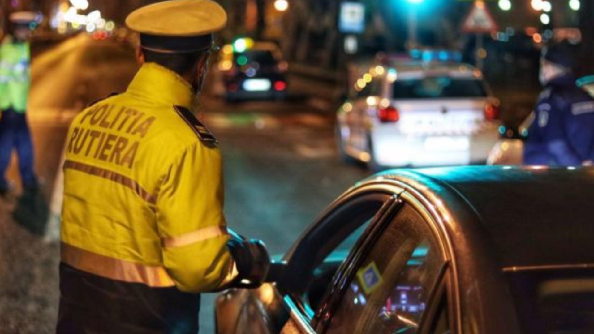 Polițist lovit de un autoturism, în timp ce dirija circulația în centrul Bucureștiului