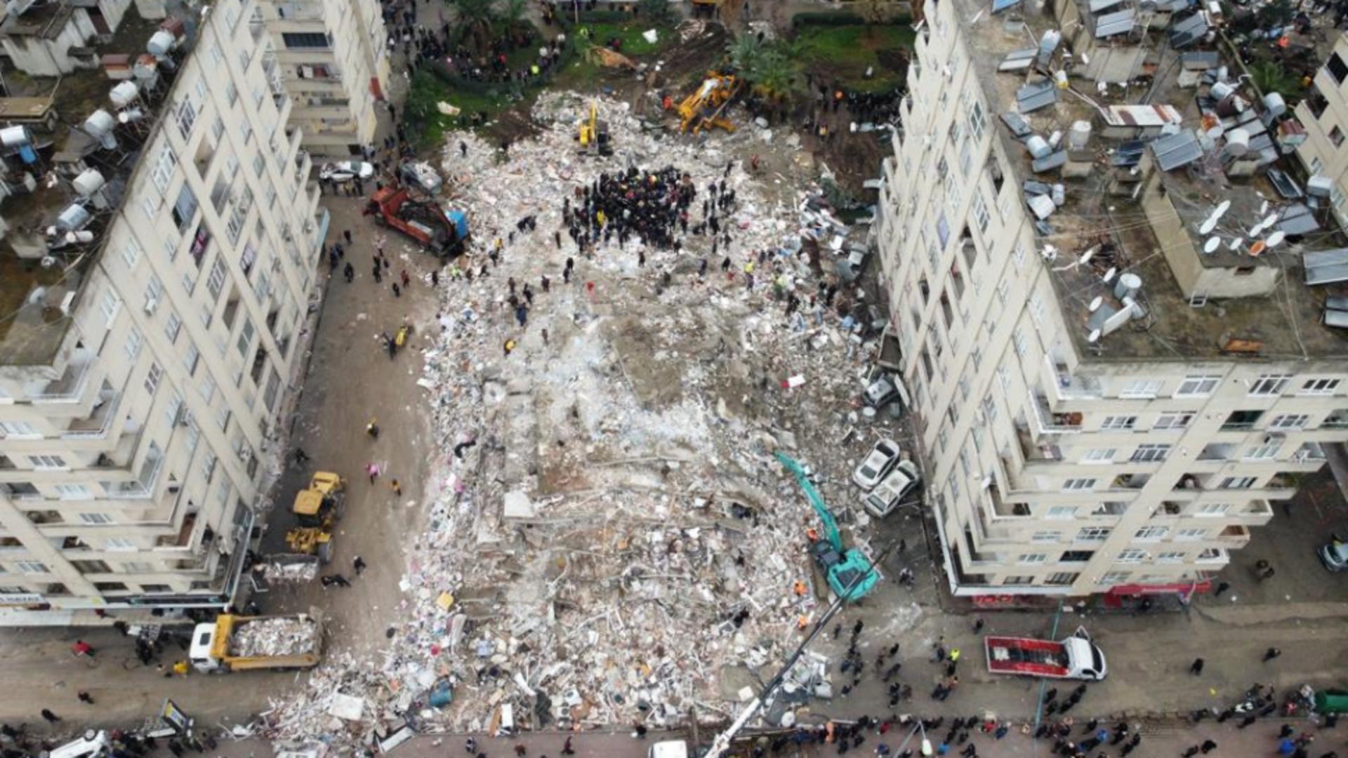Blocurile căzute la cutremurul din Turcia / Foto: Profi Media