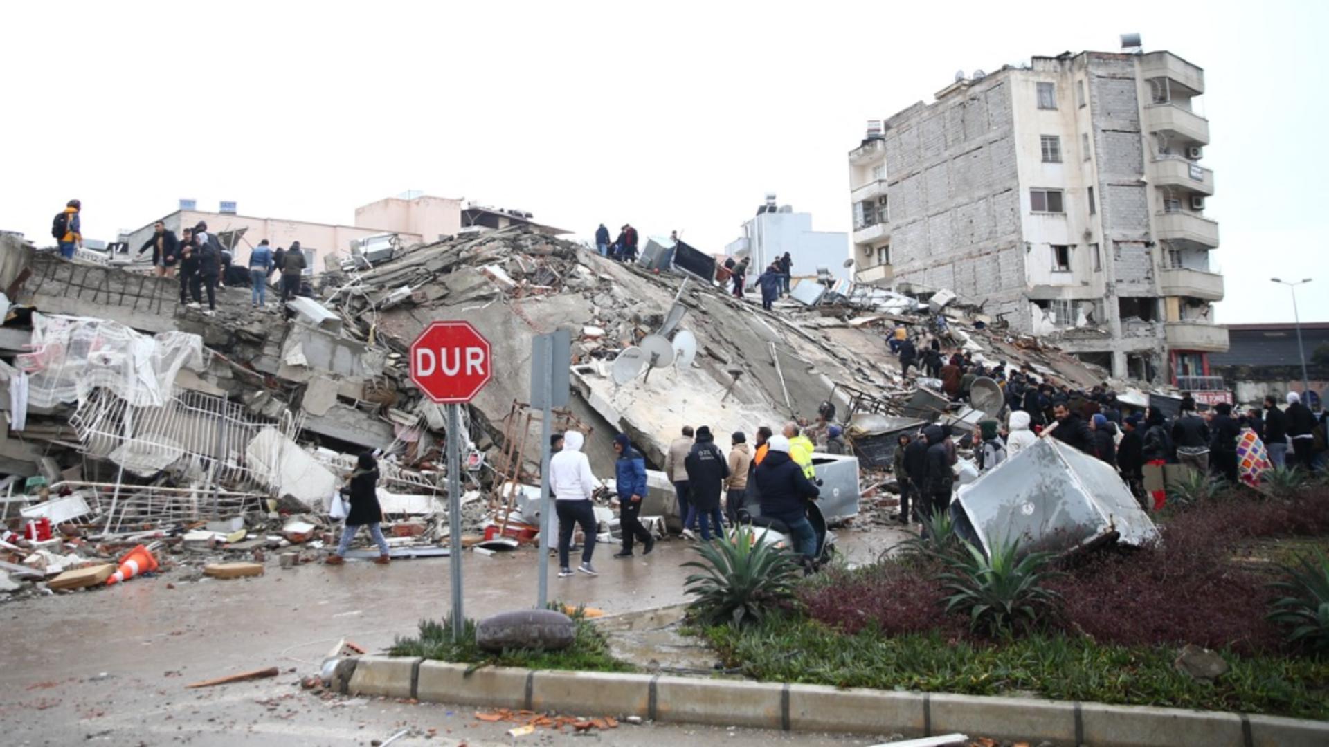 TREI avioane cu peste 60 de salvatori români, în Turcia, după cutremurele în lanț - Misiuni de căutare a supraviețuitorilor