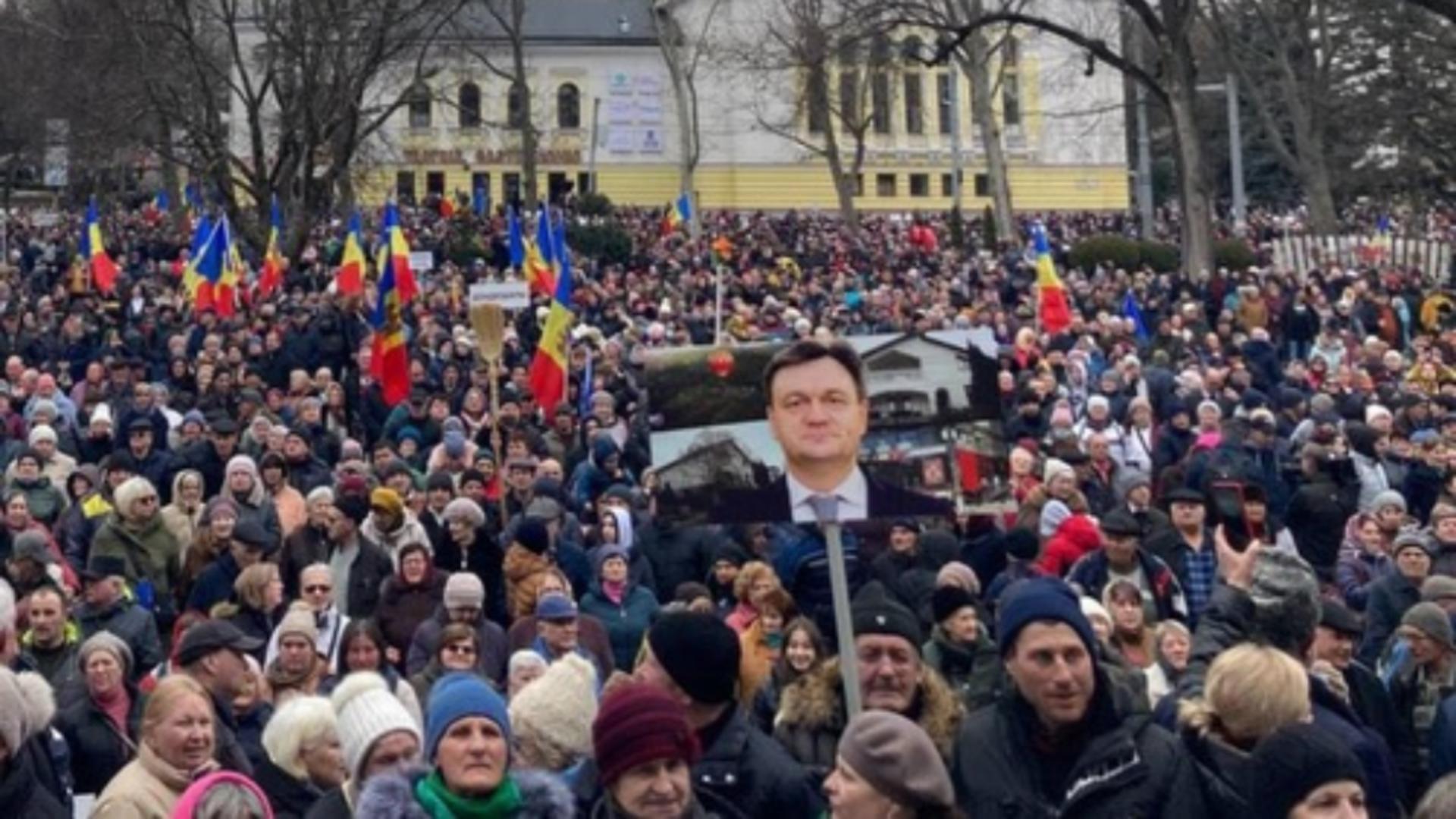 Protest de amploare la Chișinău. Cine vrea să răstoarne puterea