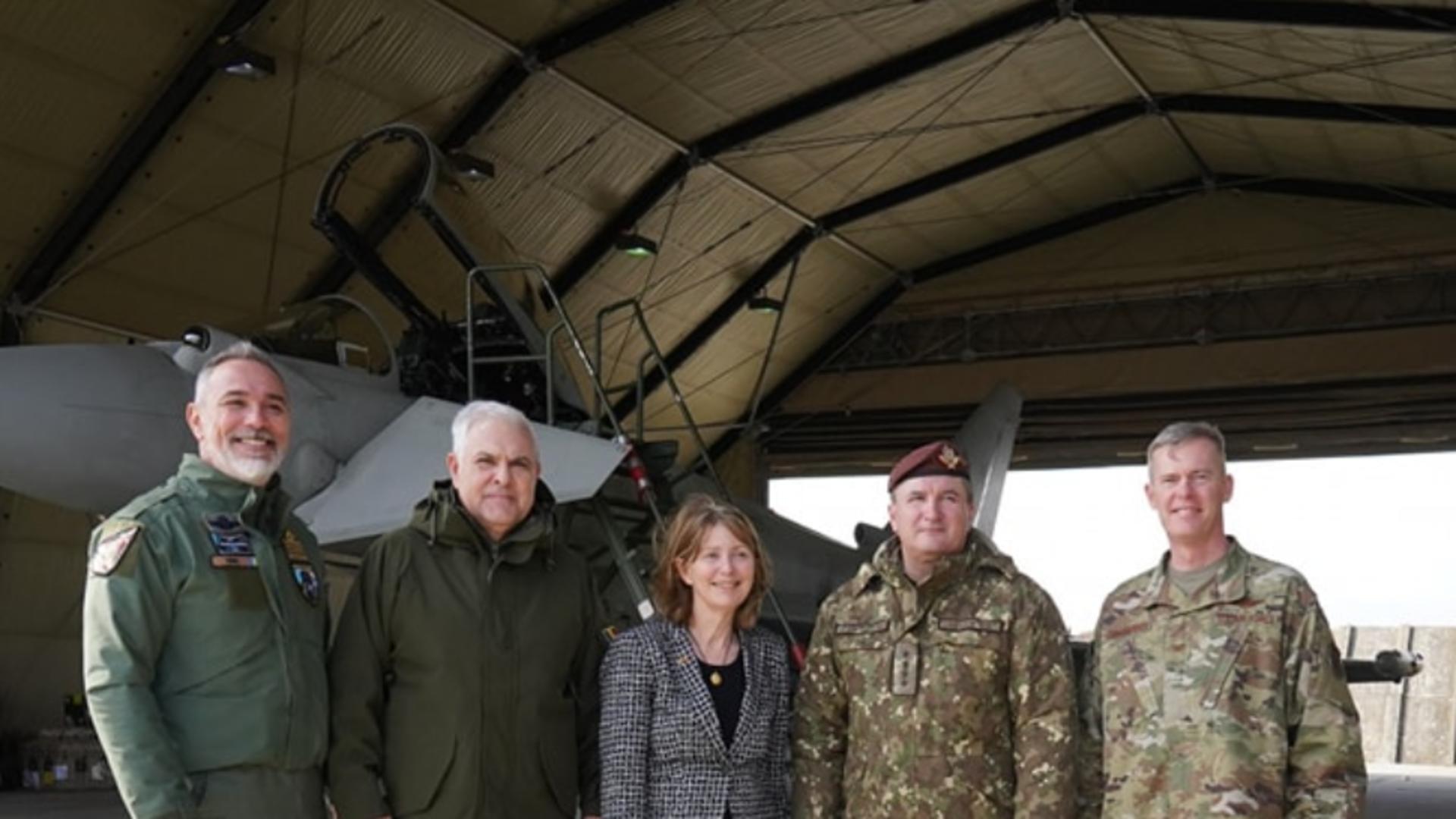 Ambasadoarea SUA - Kathleen Kavalec, vizită la bazele militare