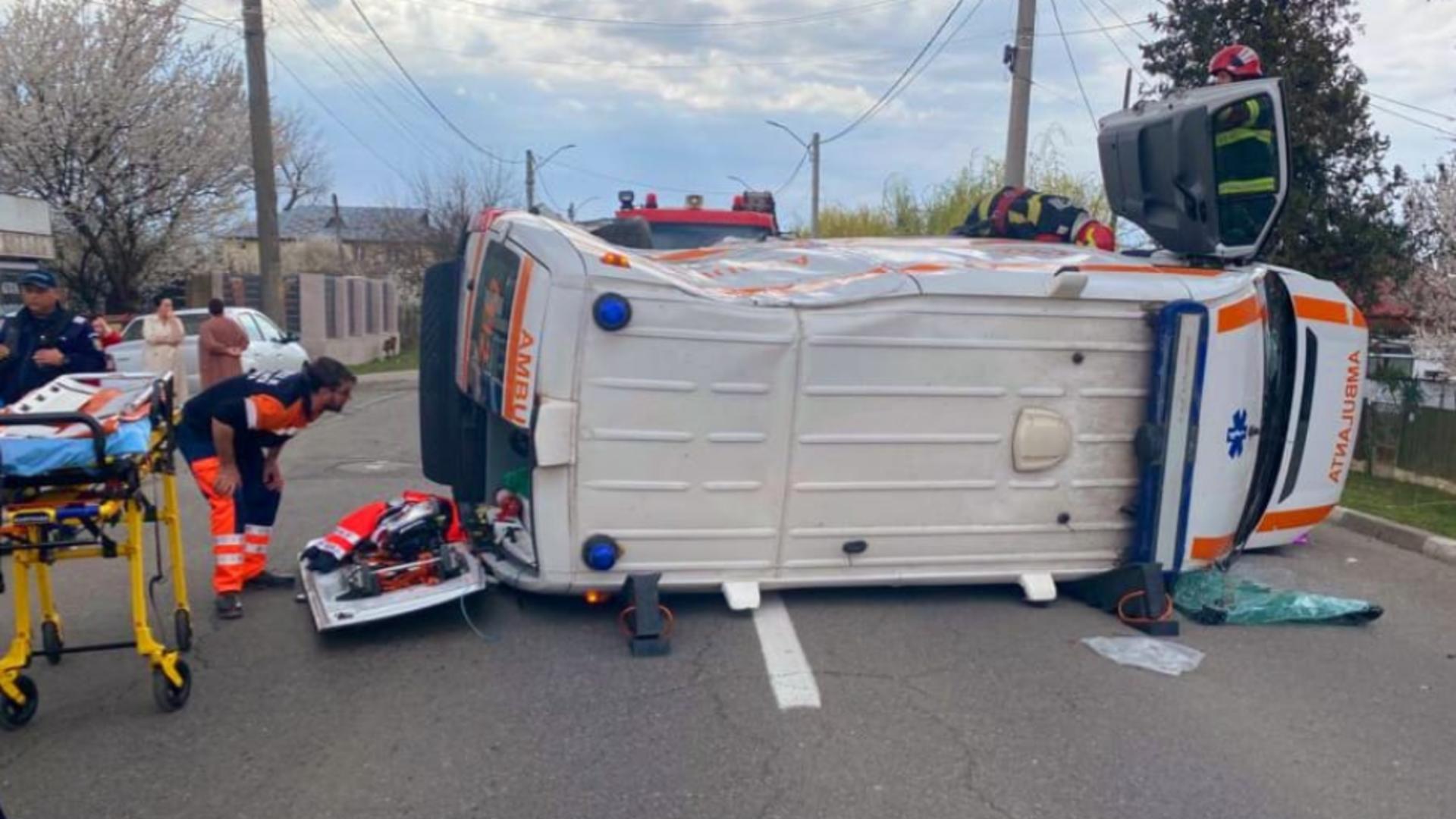 Tragedie în Urziceni: ambulanță cu pasager minor, spulberată