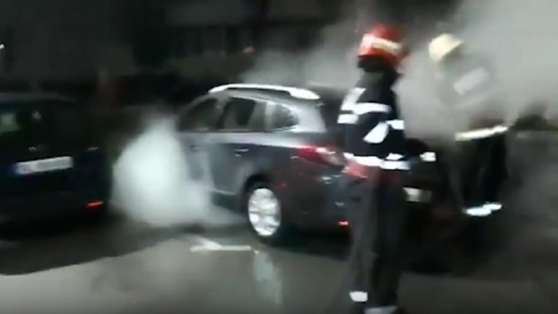 Mașini incendiate / Captură video 
