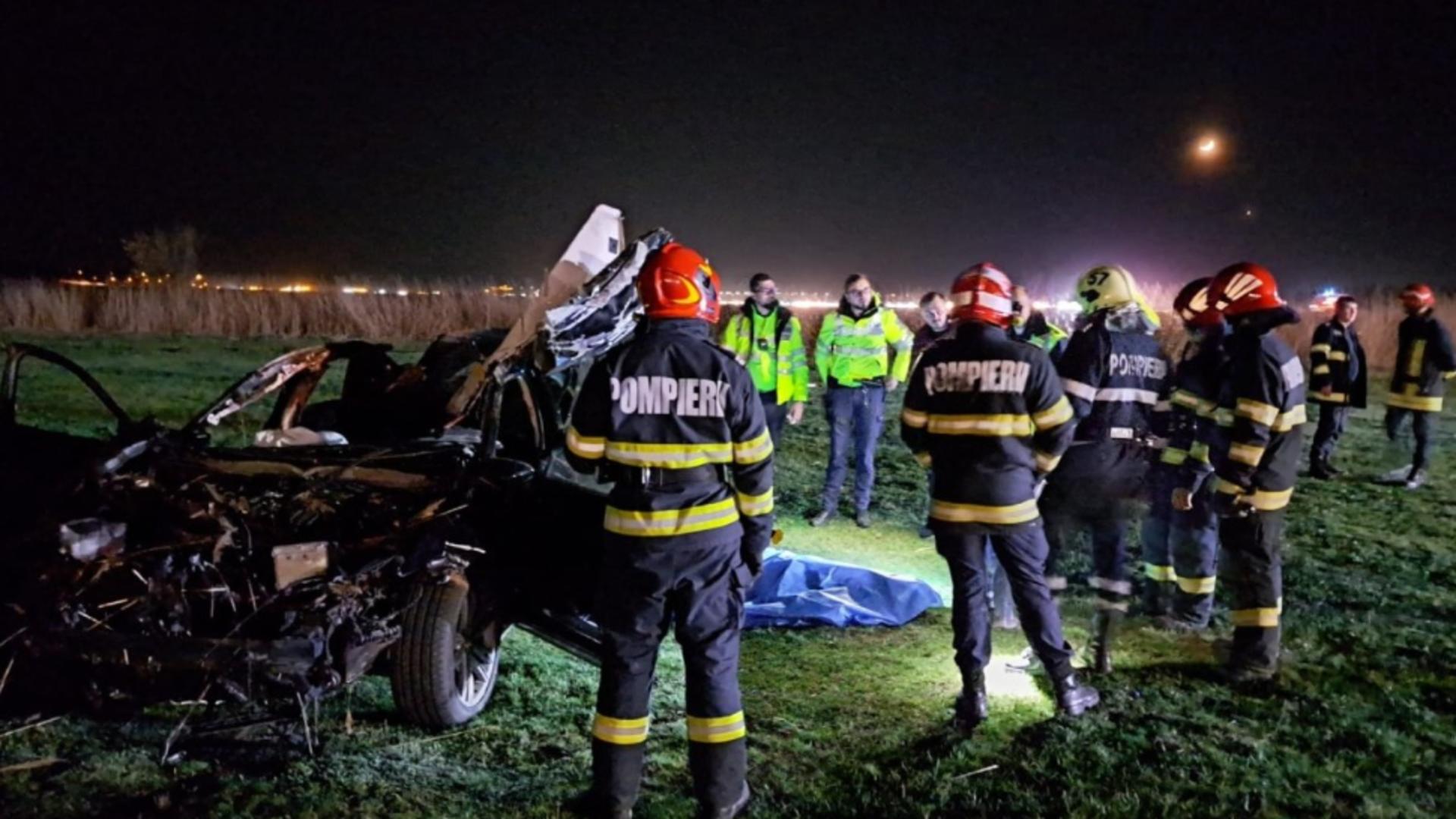 Accident înfiorător în Iași: Căruță spulberată de 2 mașini la Podul Iloaiei - Un șofer a murit pe loc, ca și cei doi cai - FOTO