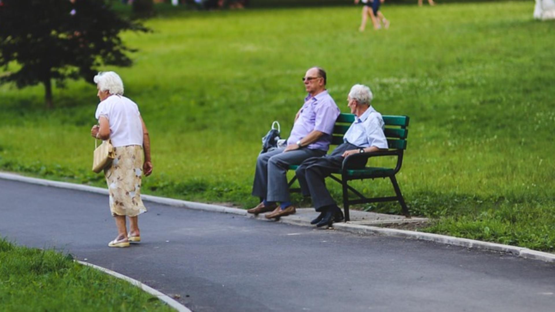 Numărul mediu de pensionari a scăzut anul trecut cu 75.000 de persoane. Date surprinzătoare de la Institutul Național de Statistică