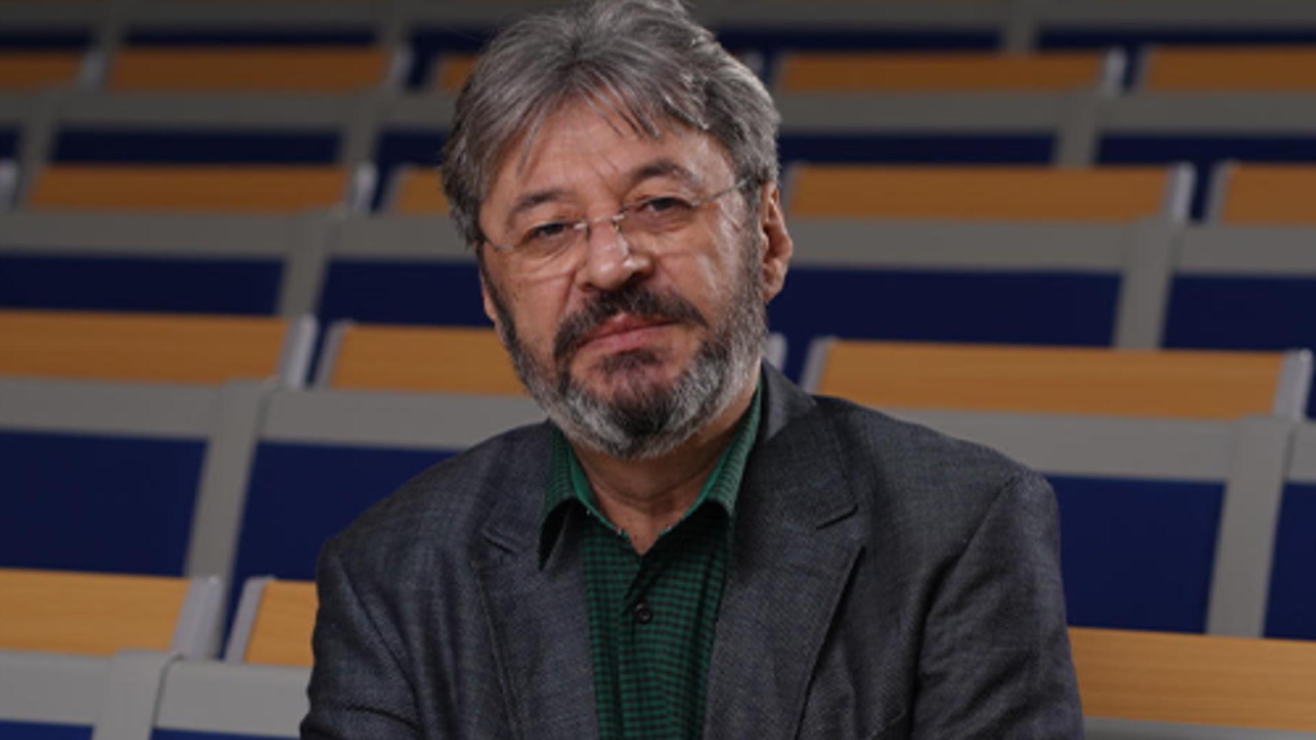 Prof. univ. dr. Marian Petcu 