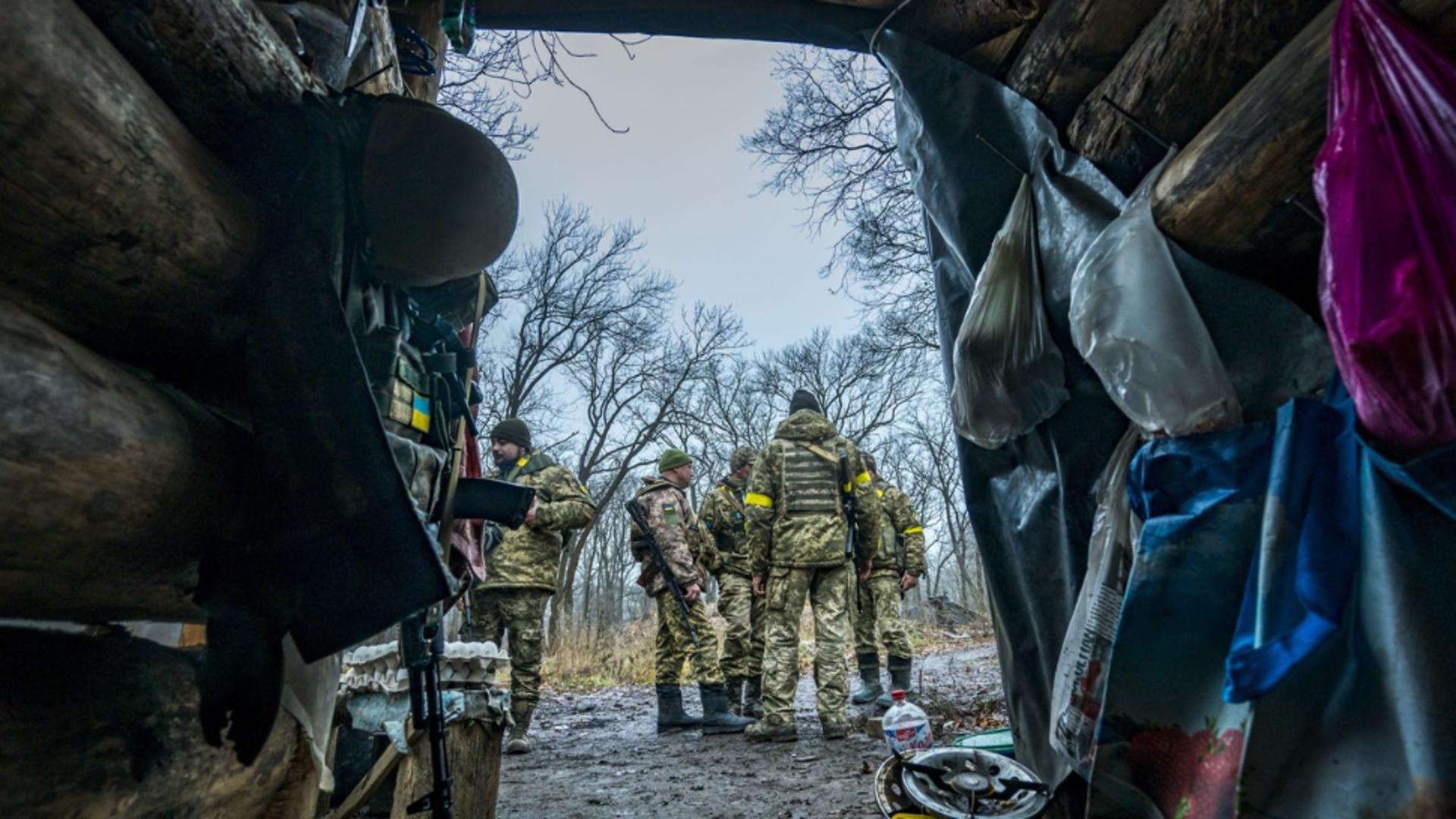 Soldați ucraineni care apară Bahmutul /Profimedia
