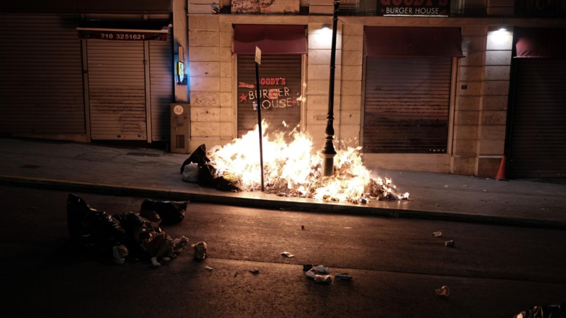 Proteste violente în Grecia după tragedia feroviară cu 57 de morți - Ciocniri dure cu polițiștii