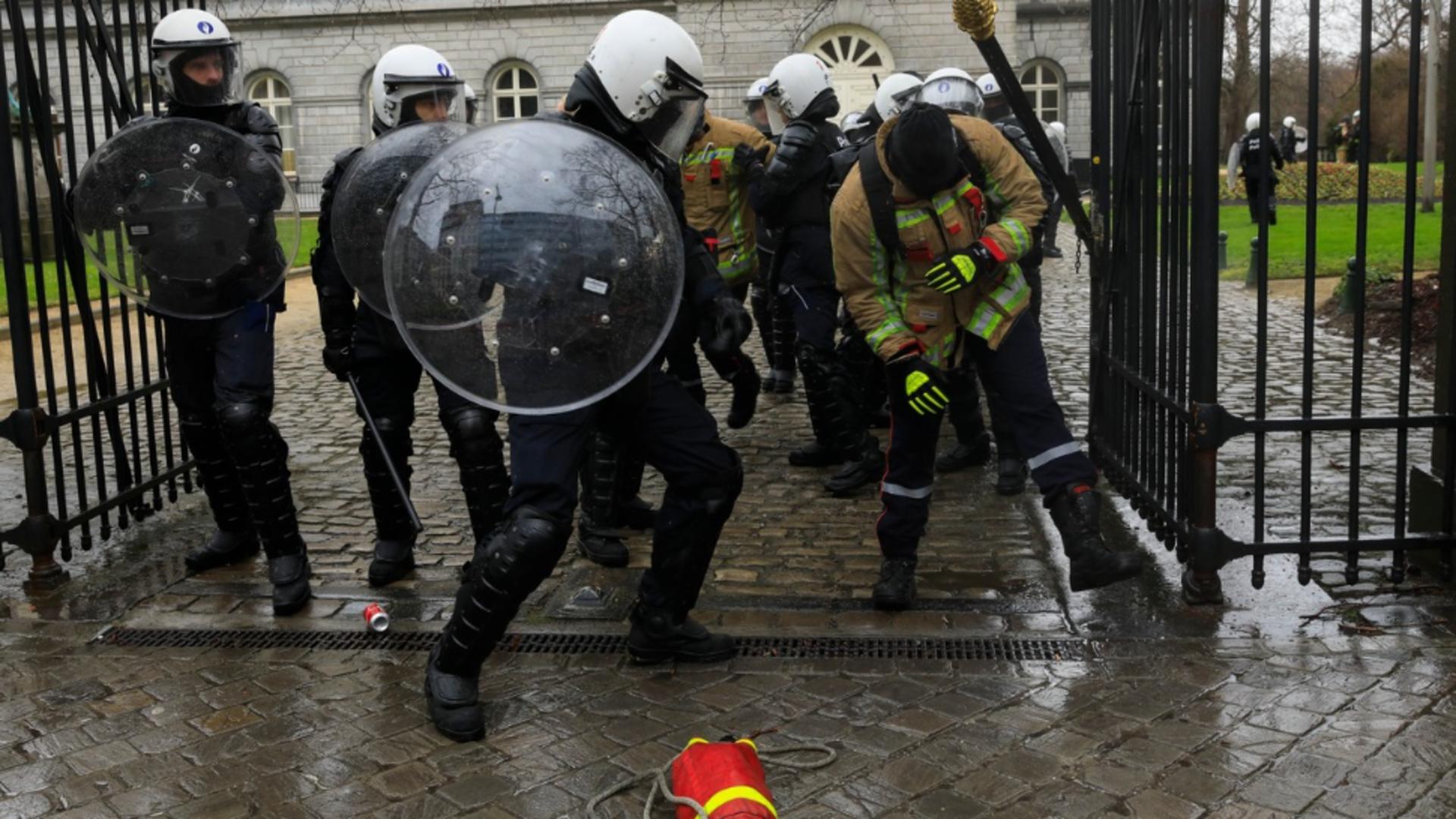 Protest pompieri Bruxelles/ Profimedia