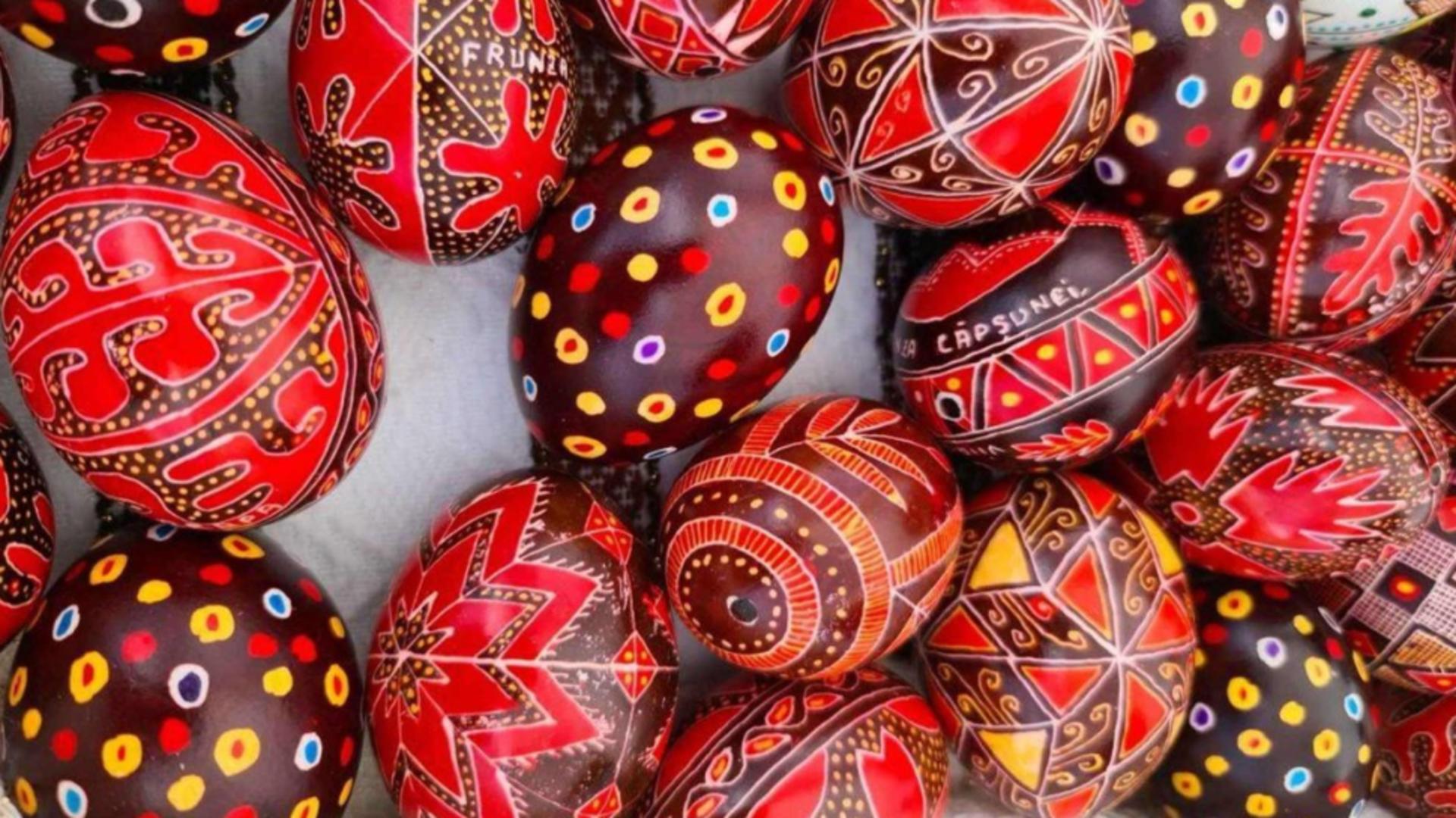 Tradițiile românești se păstrează și peste hotare: Ateliere de încondeiat ouă, pe 1 și 2 aprilie, în Spania și Islanda