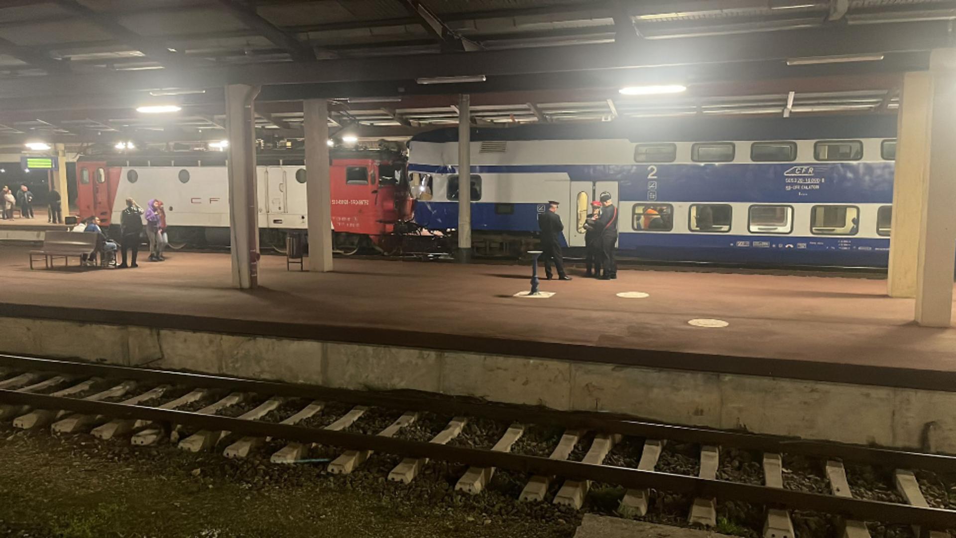 Incident feroviar, în Galați. O locomotivă a lovit un tren, chiar în gară. Autoritățile anunță un mort și 3 răniți VIDEO)