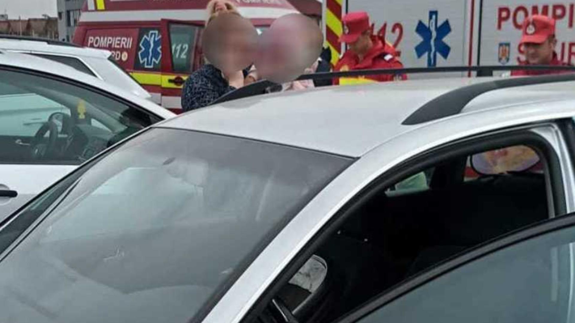 Incident șocant într-o parcare din Mehedinți: Un bebeluș de 9 luni, blocat în mașină - Pompierii, intervenție rapidă - Ce a declarat mama
