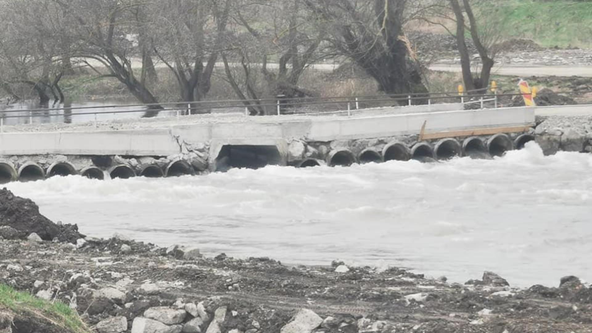 PERICOL major la Cluj după ce Dorel lovește din nou: Podul de peste Someș, fisurat la doar 3 zile de la deschidere - FOTO