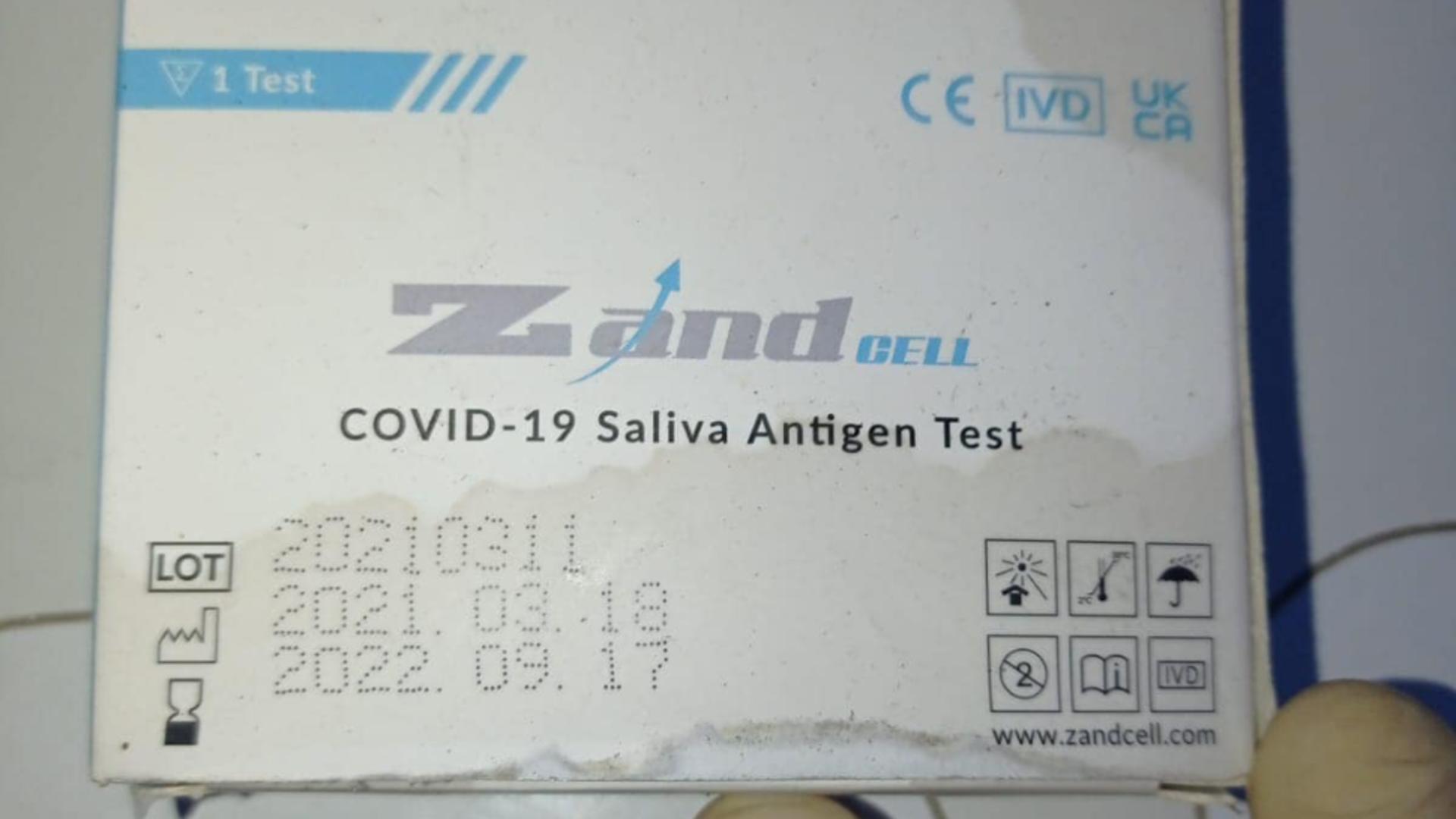 Teste COVID expirate, aruncate la marginea drumului, la Buzău/ Facebook 