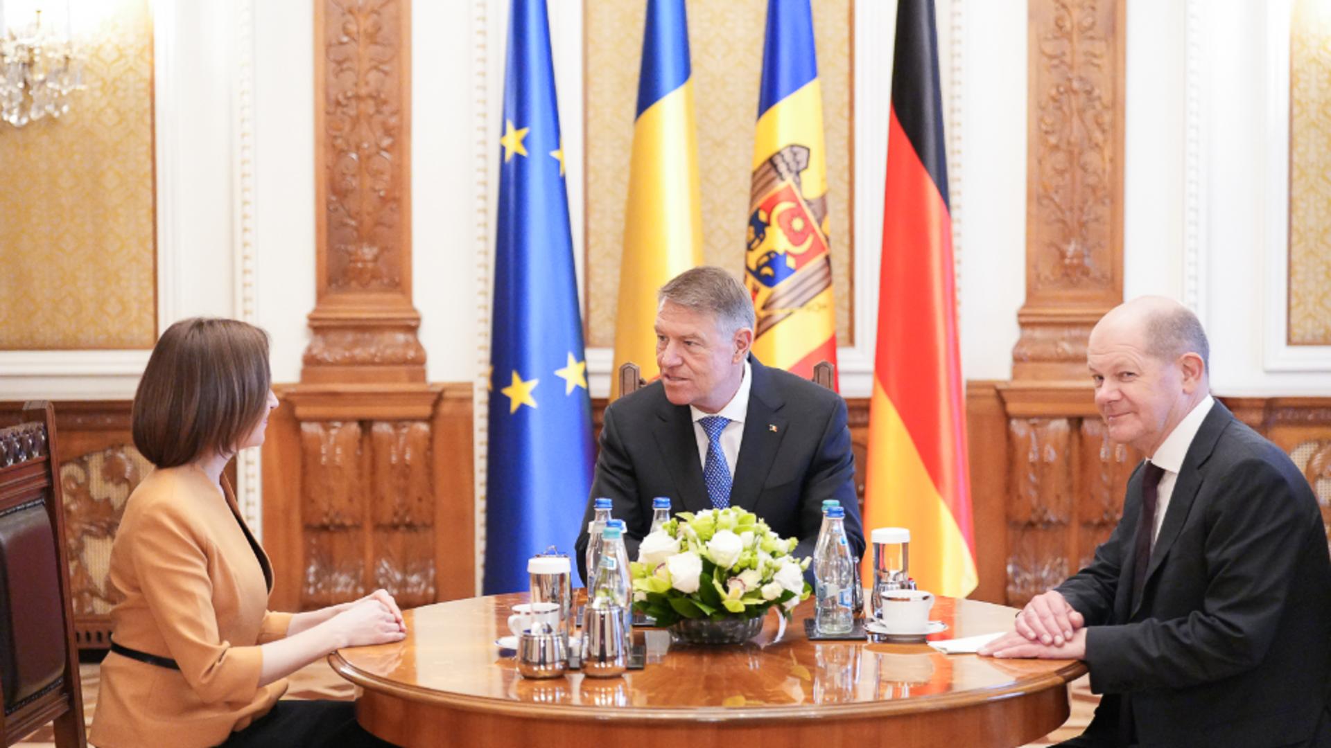 Olaf Scholz, în România: „Citim cu mare îngrijorare relatări despre încercări ale Rusiei de destabilizare a Republicii Moldova”