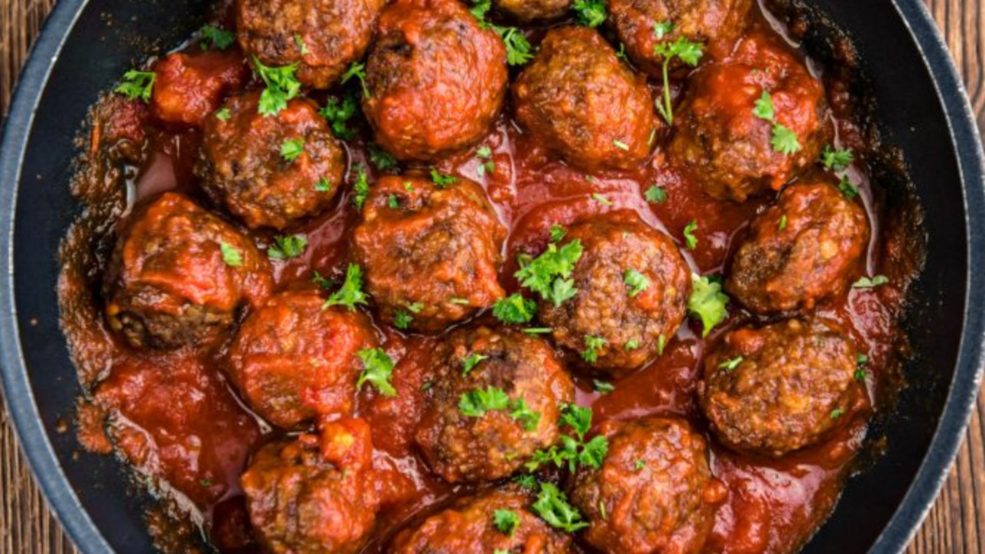 Chifteluțele italienești cu sos de roșii - Secretul pentru savoarea pe care nu o poți confunda