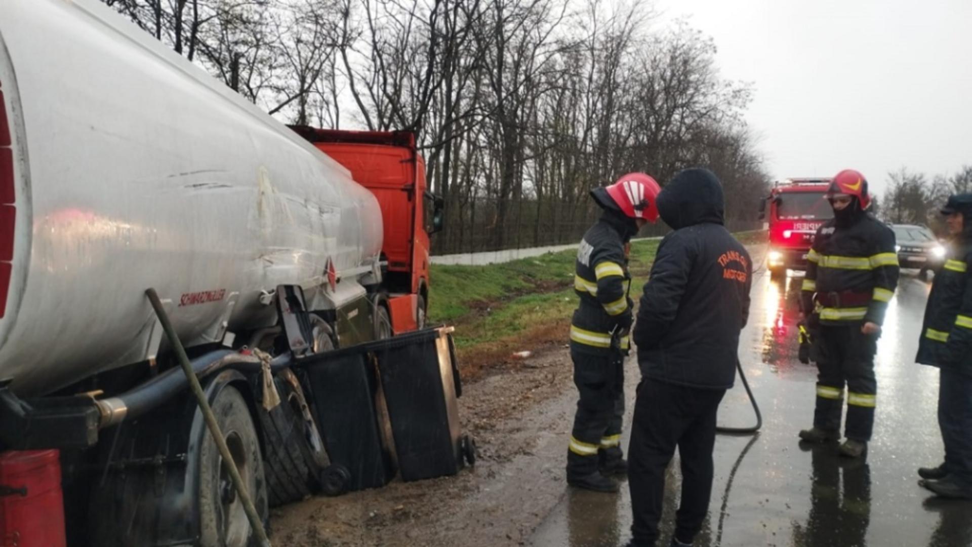 Pericol de explozie în Bârlad: O cisternă cu 23 de tone de motorină s-a ciocnit cu un camion - Intervenția urgentă a pompierilor
