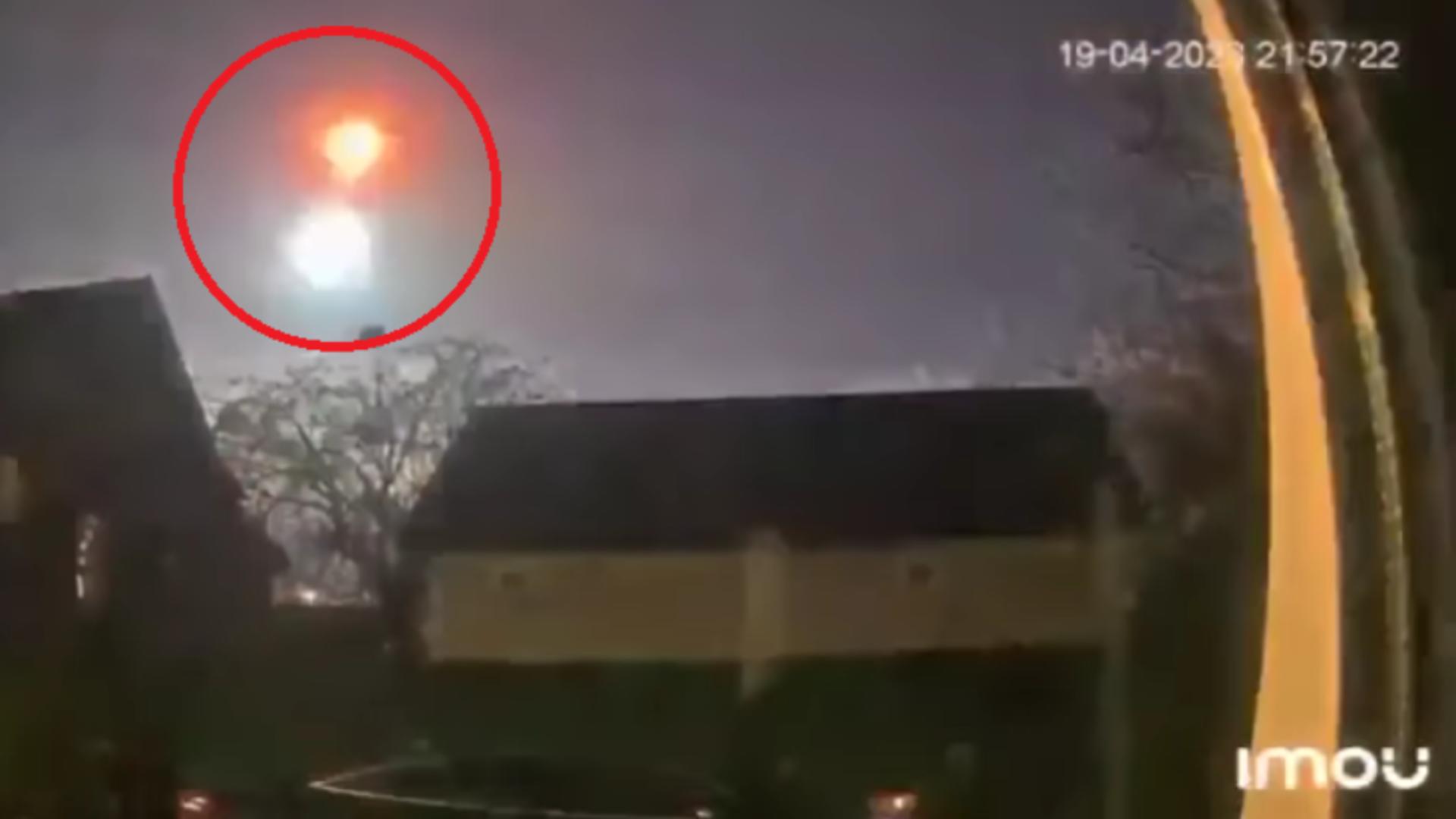 Obiect luminos misterios pe cerul Kievului/ Captură video