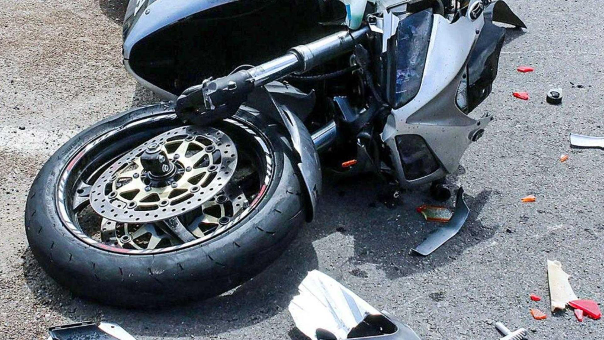 O nouă tragedie în Timiș: Un motociclist a murit după ce s-a izbit violent de o mașină, pe contrasens - FOTO