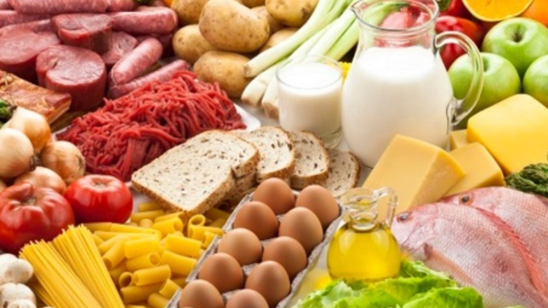 Klaus Iohannis a promulgat legea care prevede prelungirea limitării adaosului comercial la alimentele de bază
