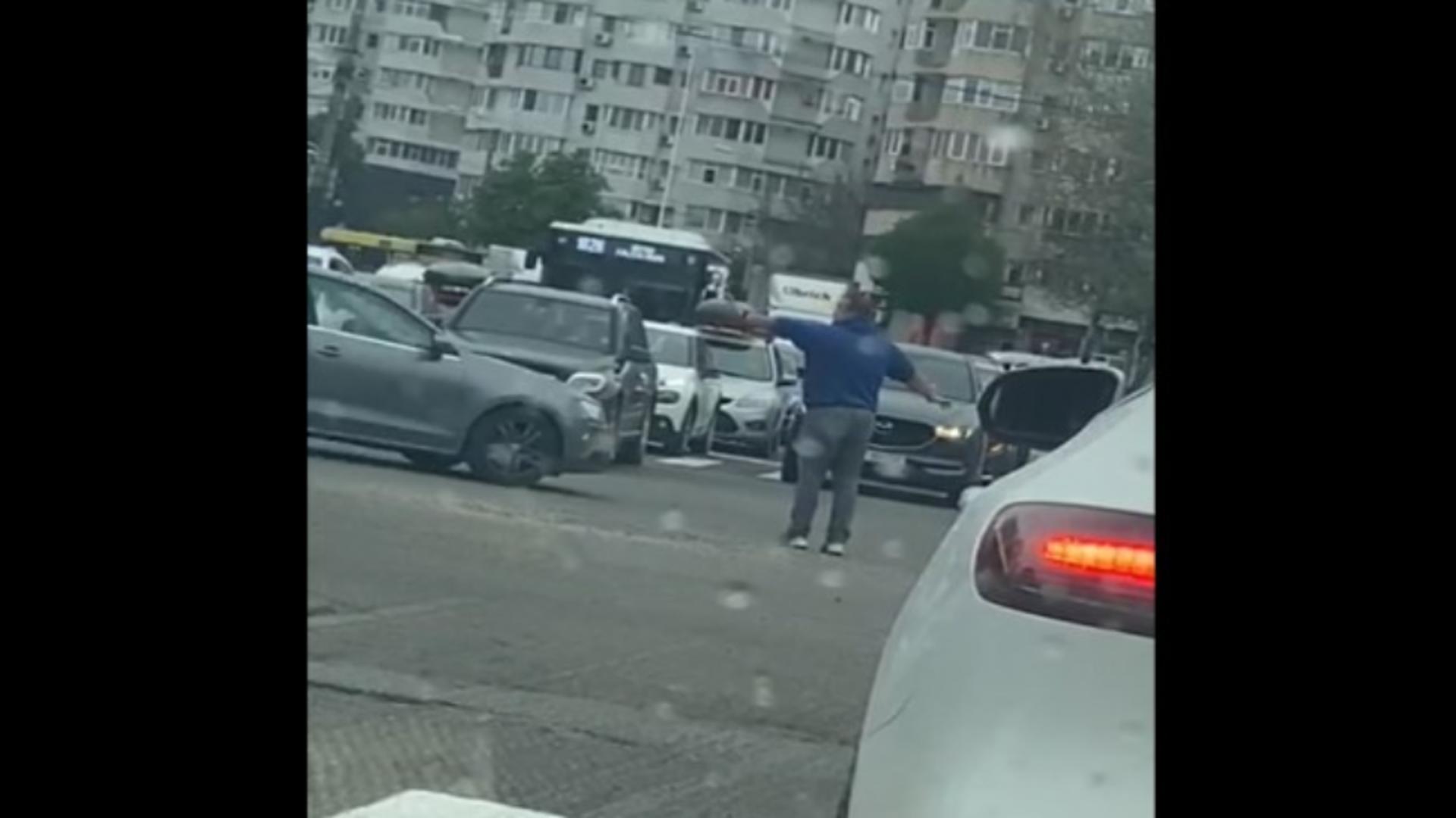 Gest incredibil al unui șofer din Constanța: A început să dirijeze circulația Foto: Ziua de Constanta