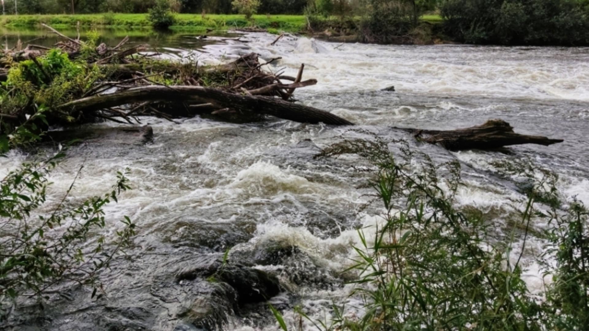 Alertă hidrologică: Este PERICOL de inundații și viituri în mai multe localități din județul Caraș-Severin - Zonele afectate