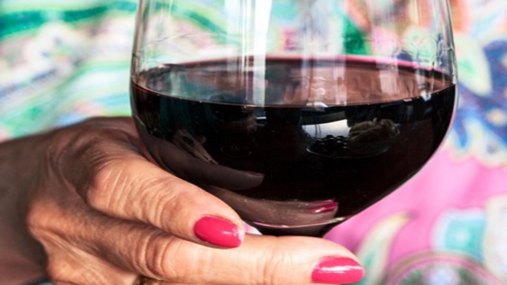 În cât timp iese alcoolul din sânge, în funcție de cantitate și tipul de băutură