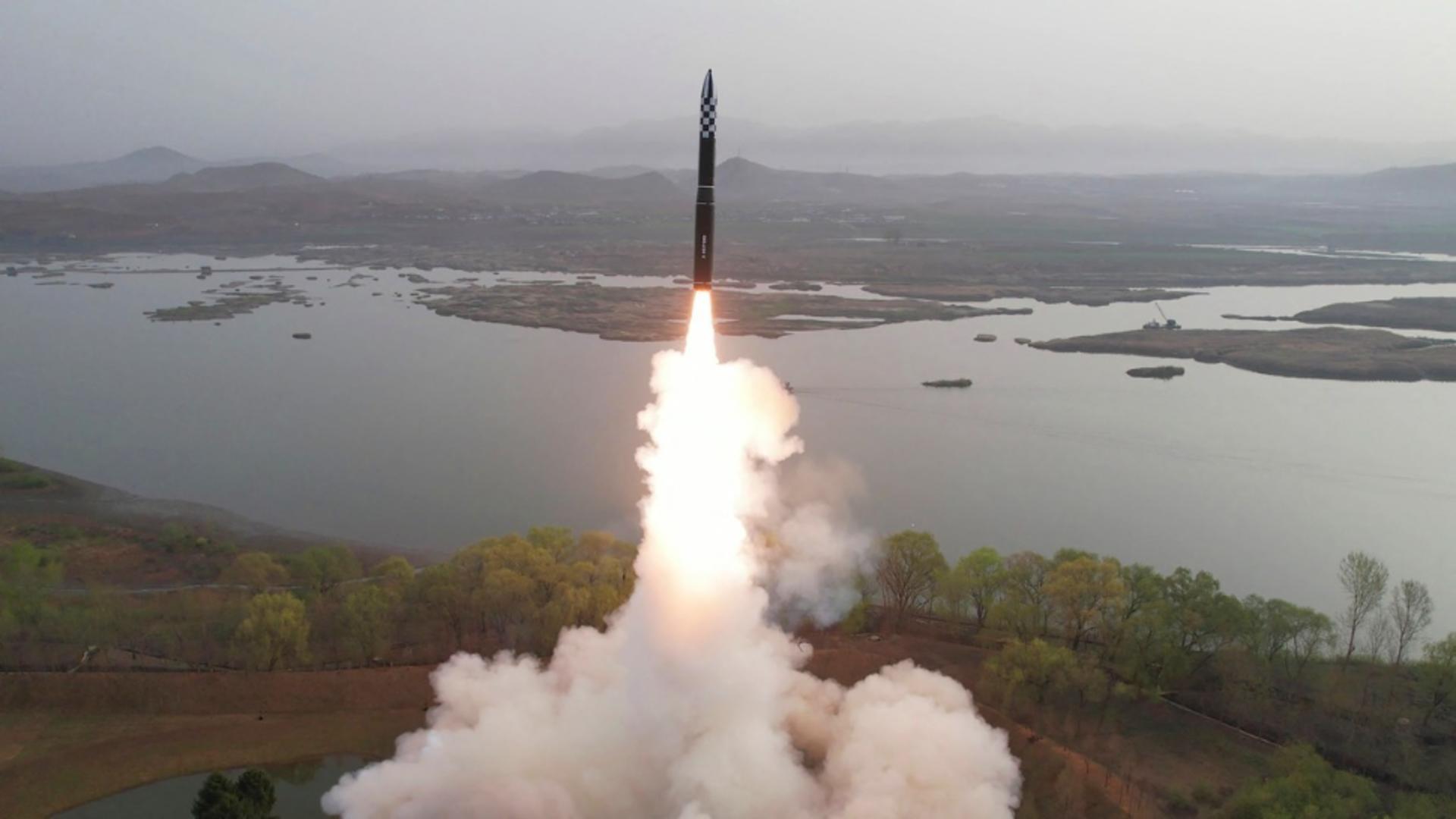 Lansare rachetă balistică, în Coreea de Nord/ Profimedia