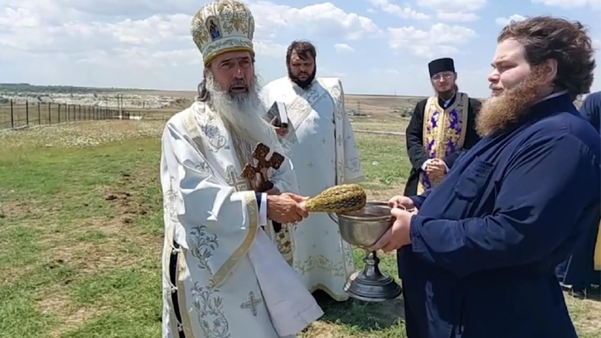 Replica dată de ÎPS Teodosie lui Cristian Tudor Popescu, după ce jurnalistul a declarat că sfinții se hrăneau cu lăcuste  