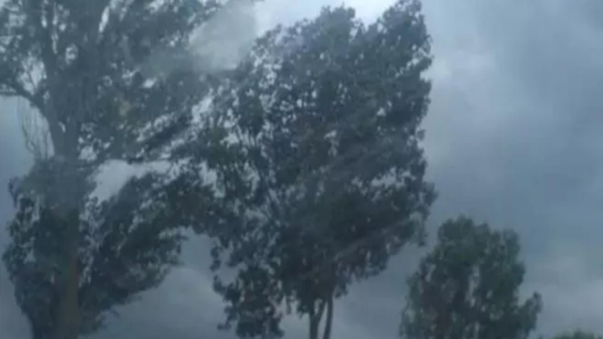 Fenomene meteo extreme în următoarele ore, în România - Unde vor fi vijelii, grindină și vânt puternic - Anunțul ANM