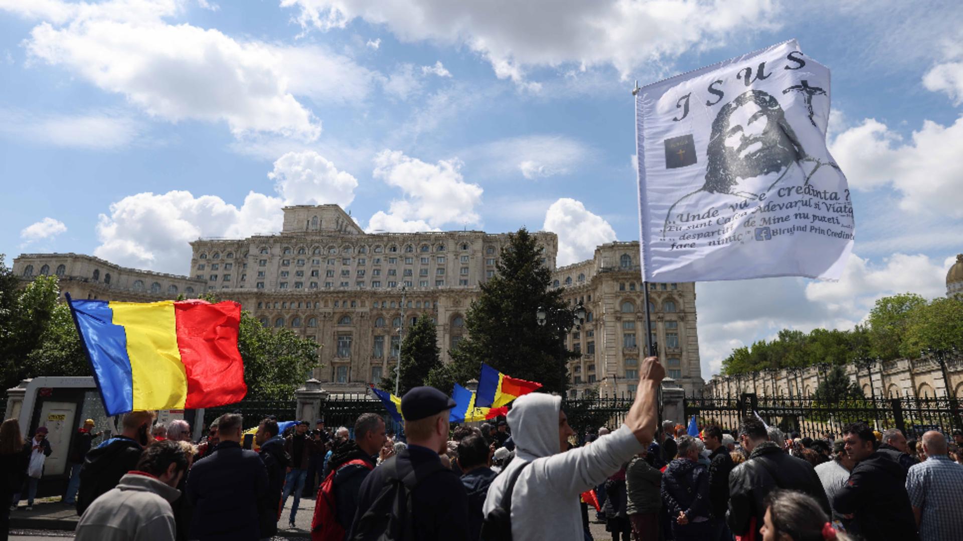 Protest AUR Parlament/ Inquam Photos / Sabin Carstoveanu