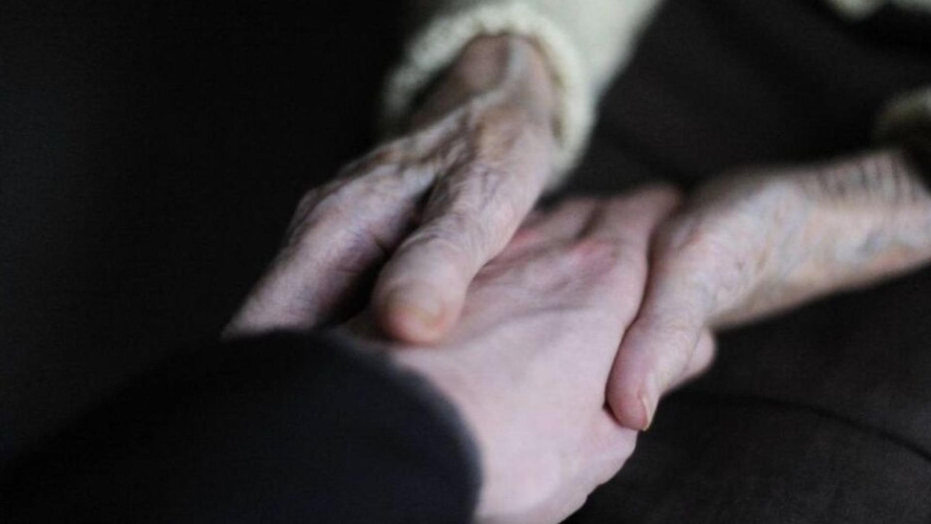 Tragedie cumplită în Franța: Un bărbat de 87 de ani și-a ucis soția, care avea Alzheimer. A electrocutat-o - Ce a mărturisit