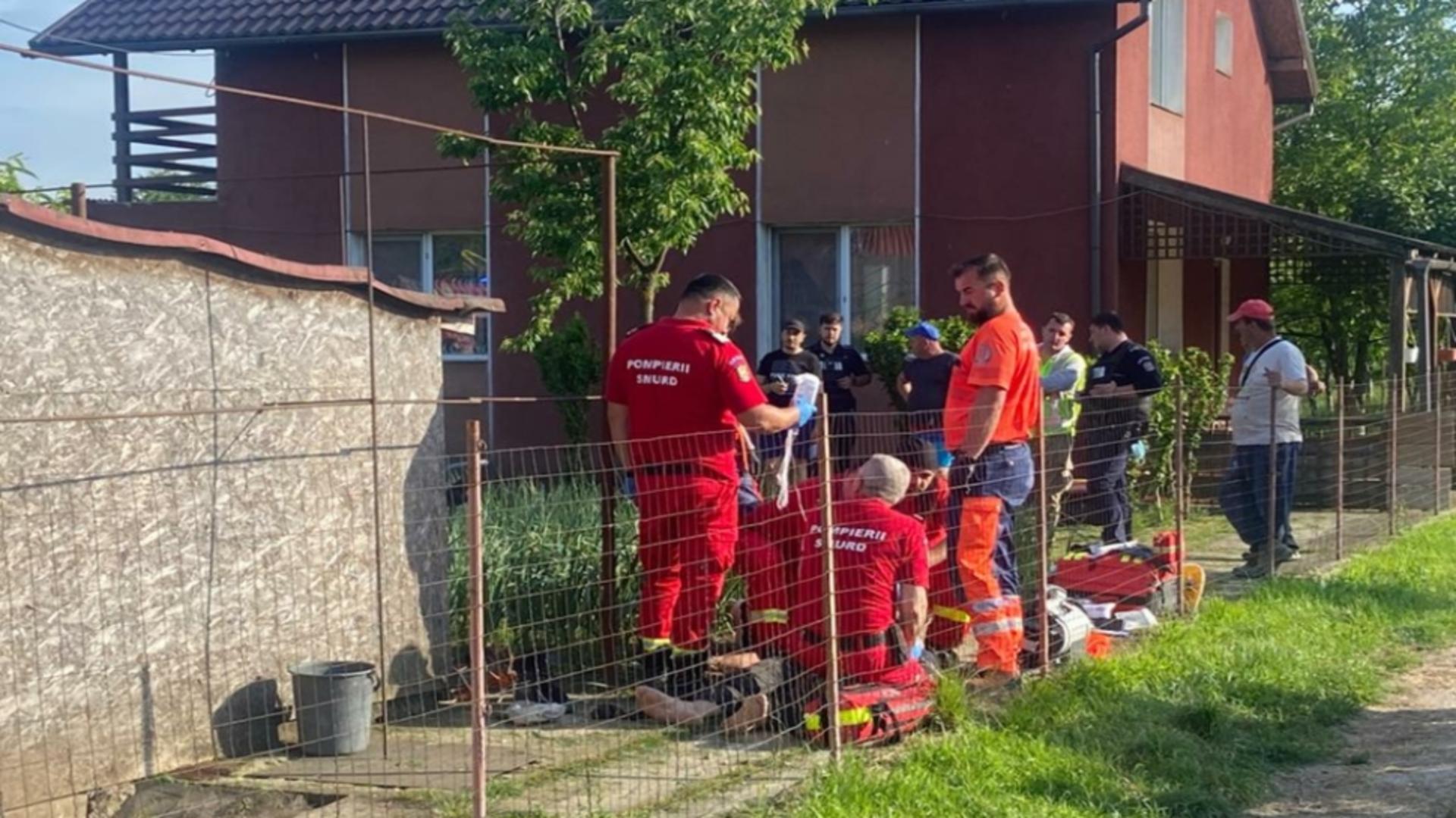 Un bărbat a murit electrocutat în timp ce cosea iarba din curtea casei, în județul Hunedoara. Cum s-a produs nenorocirea
