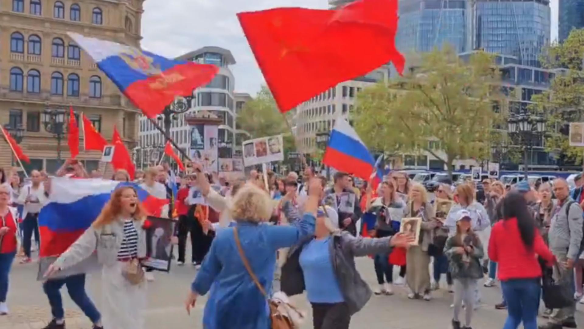 Manifestații pro Rusia în Germania/ Captură video Twitter