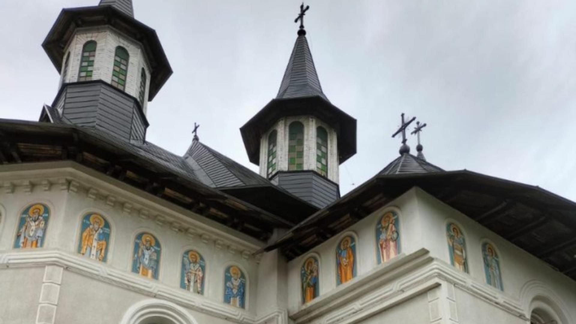 Descoperire tulburătoare în clopotnița unei biserici din Suceava 