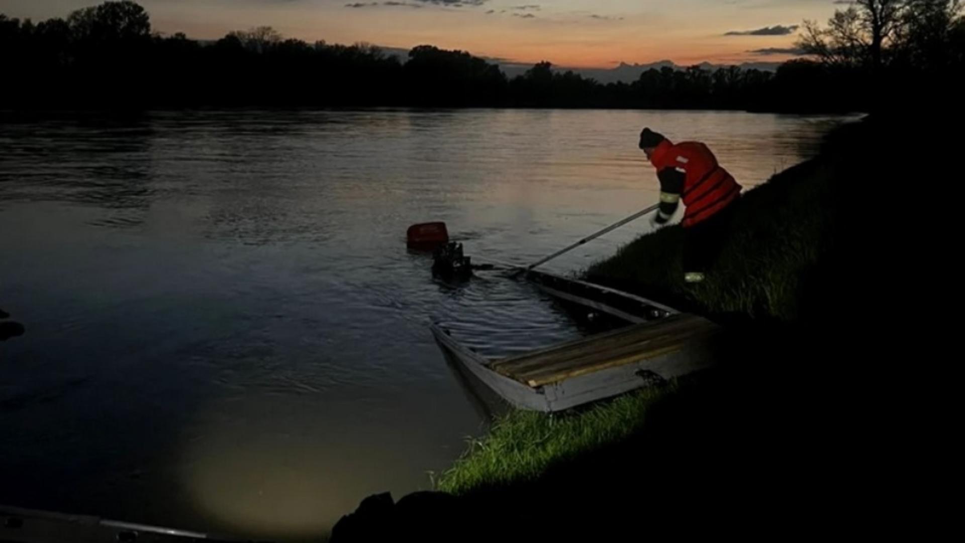 Barca răsturnată pe râul Mureș - victimele erau rude! / Foto: adevarul.ro