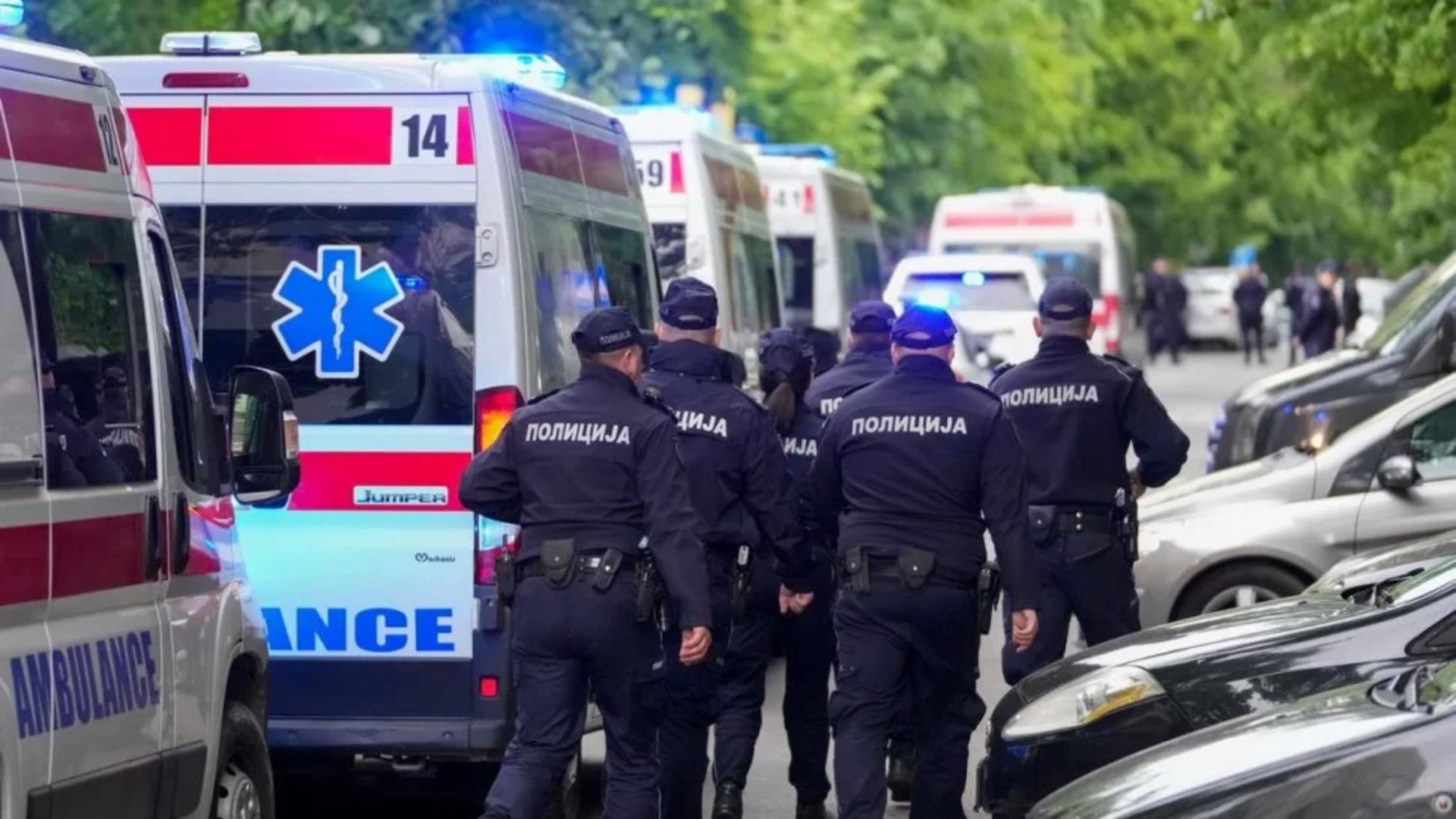 Nou ATAC într-o școală din Belgrad: O fată de 15 ani a înjunghiat o profesoară și o elevă