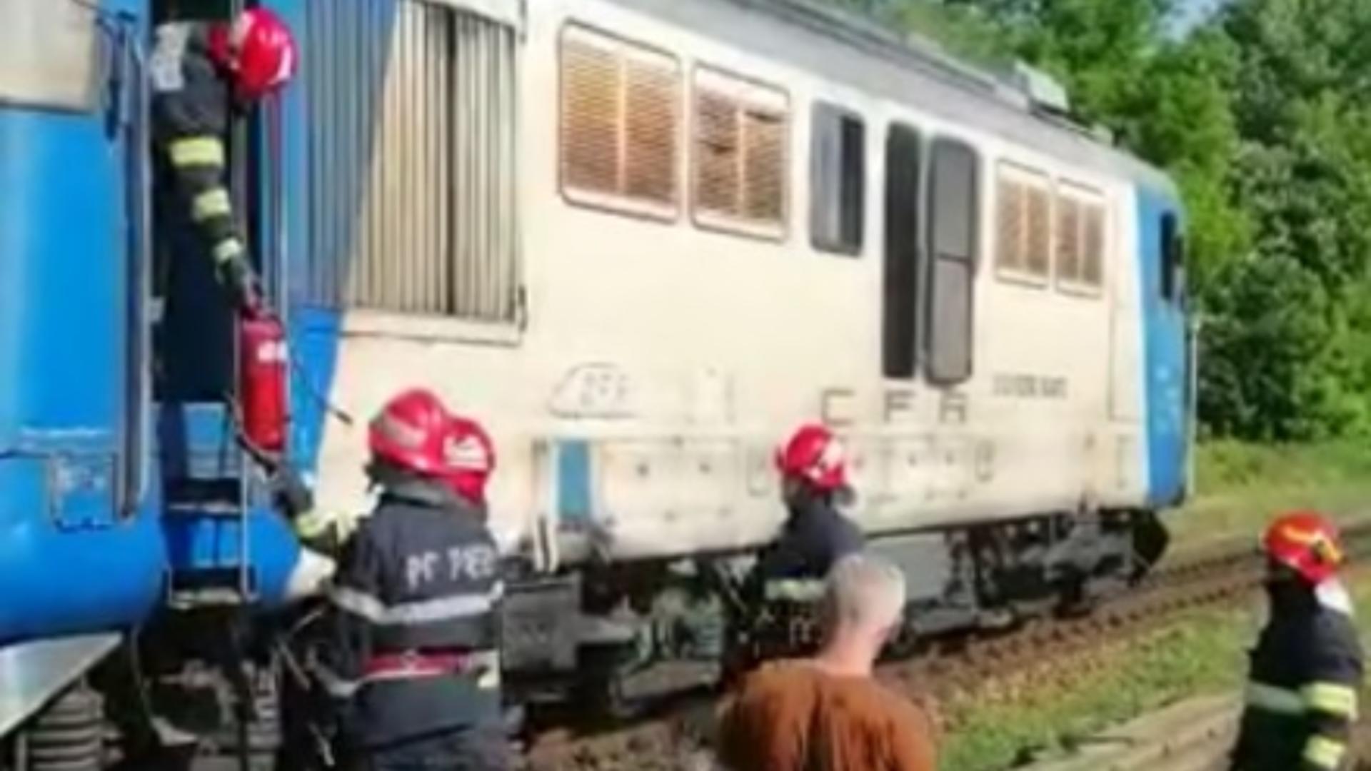 Locomotivă cuprinsă de flăcări, în jud. Iași