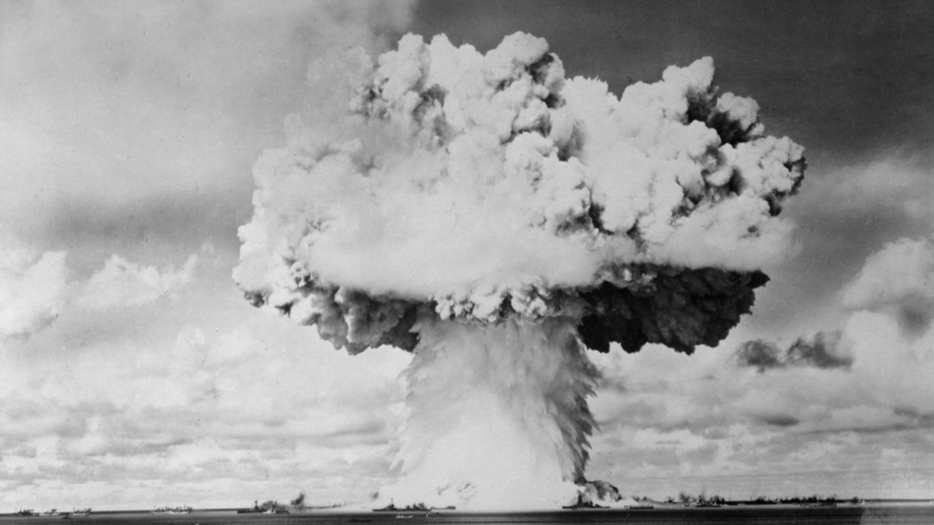 A 5-a detonare nucleară (atolul Bikini, 1946 - Profimedia)Explozia nuclear