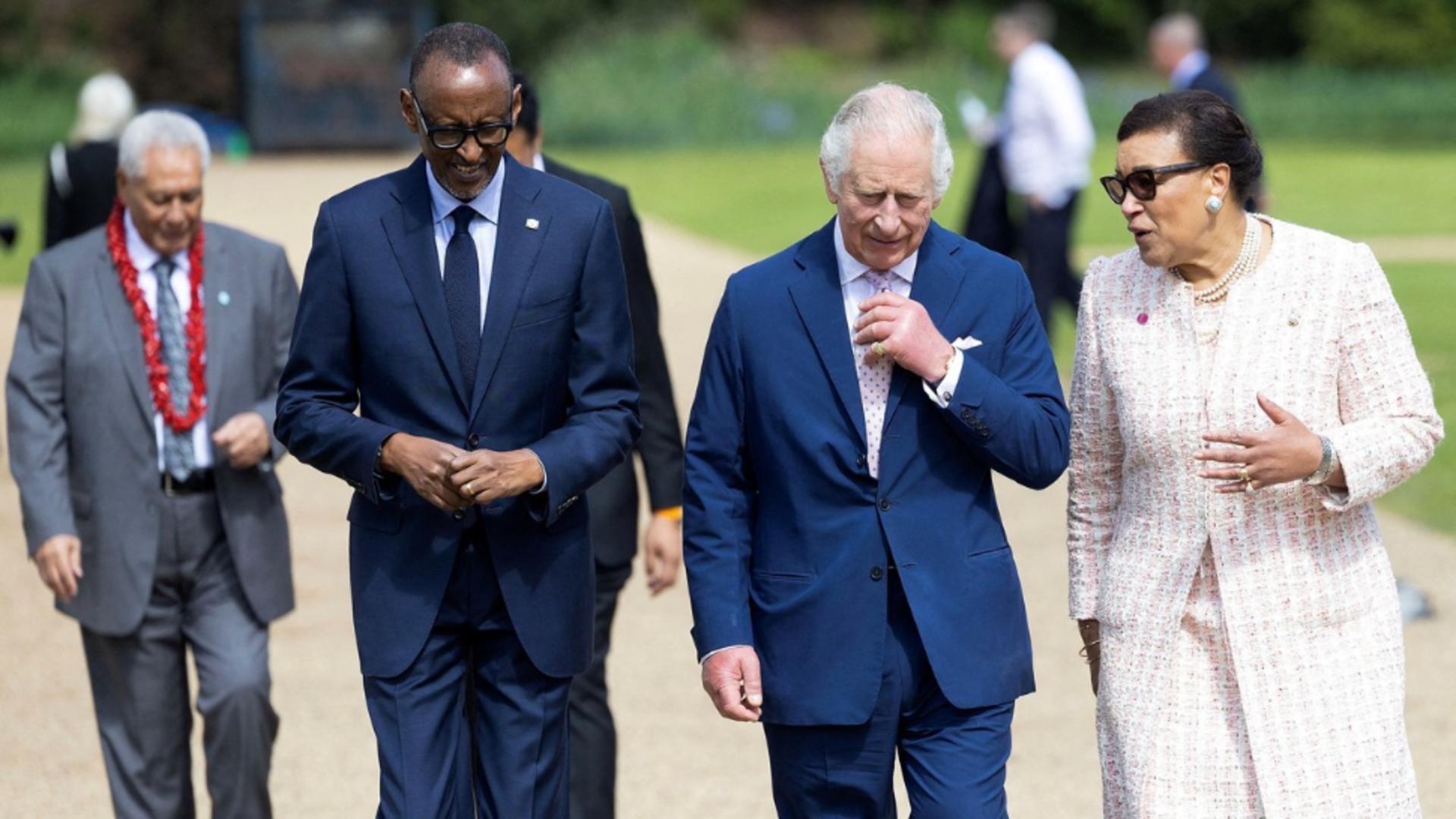 Reprezentanții caselor regale, liderii mondiali și înalți demnitari au sosit la recepția de seară de la Palatul Buckingham, în ajunul încoronării Regelui Charles. GALERIE FOTO