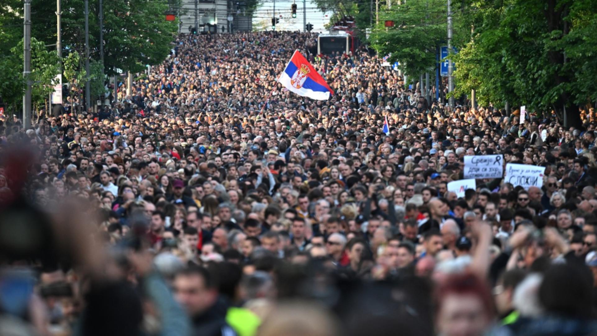 Proteste la Belgrad (8 mai - Profimedia)