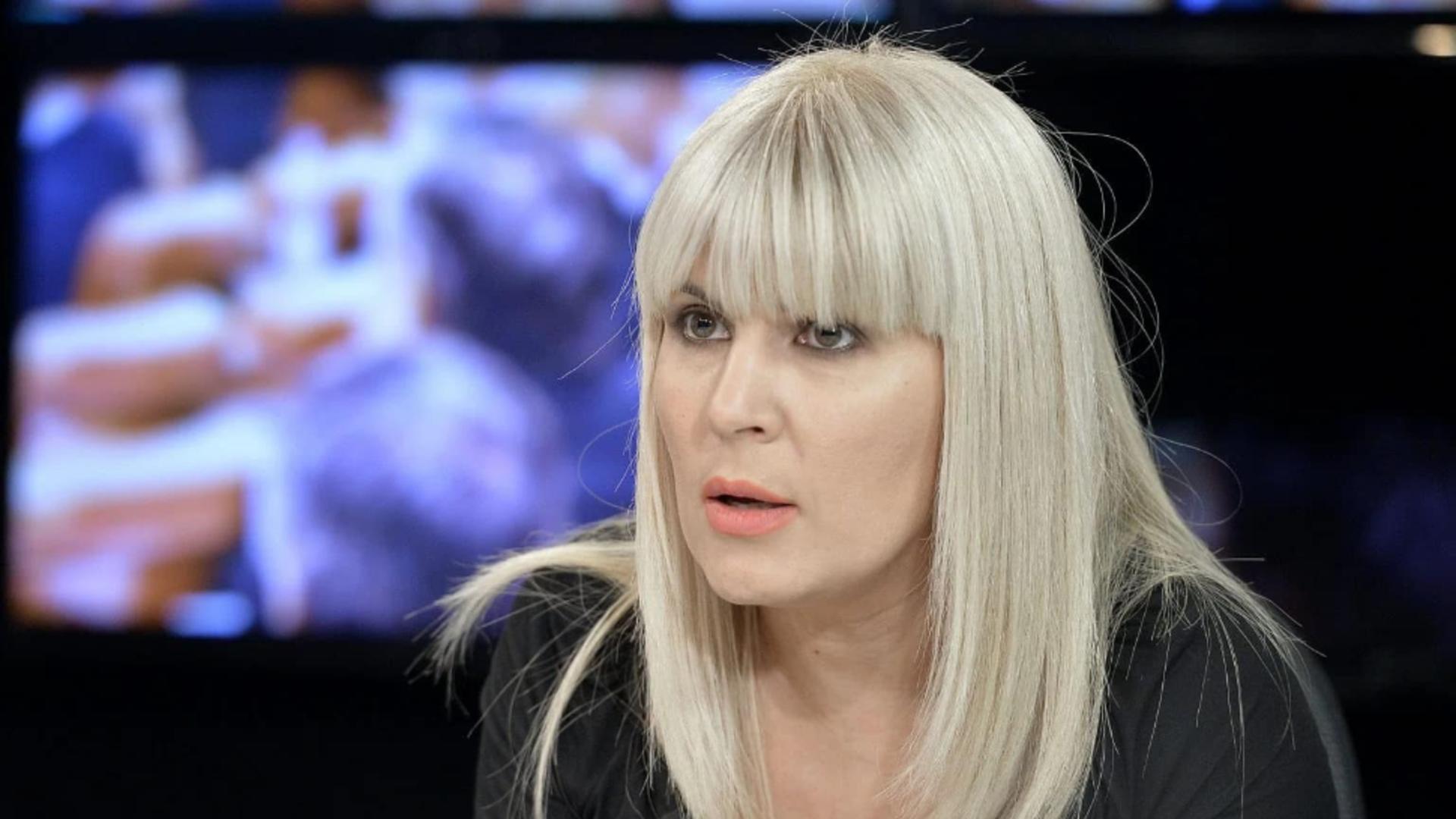 Justiția statului paralel lovește din nou: Elena Udrea, pusă de instanță să plătească acțiunile unui ziar care NU îi aparține