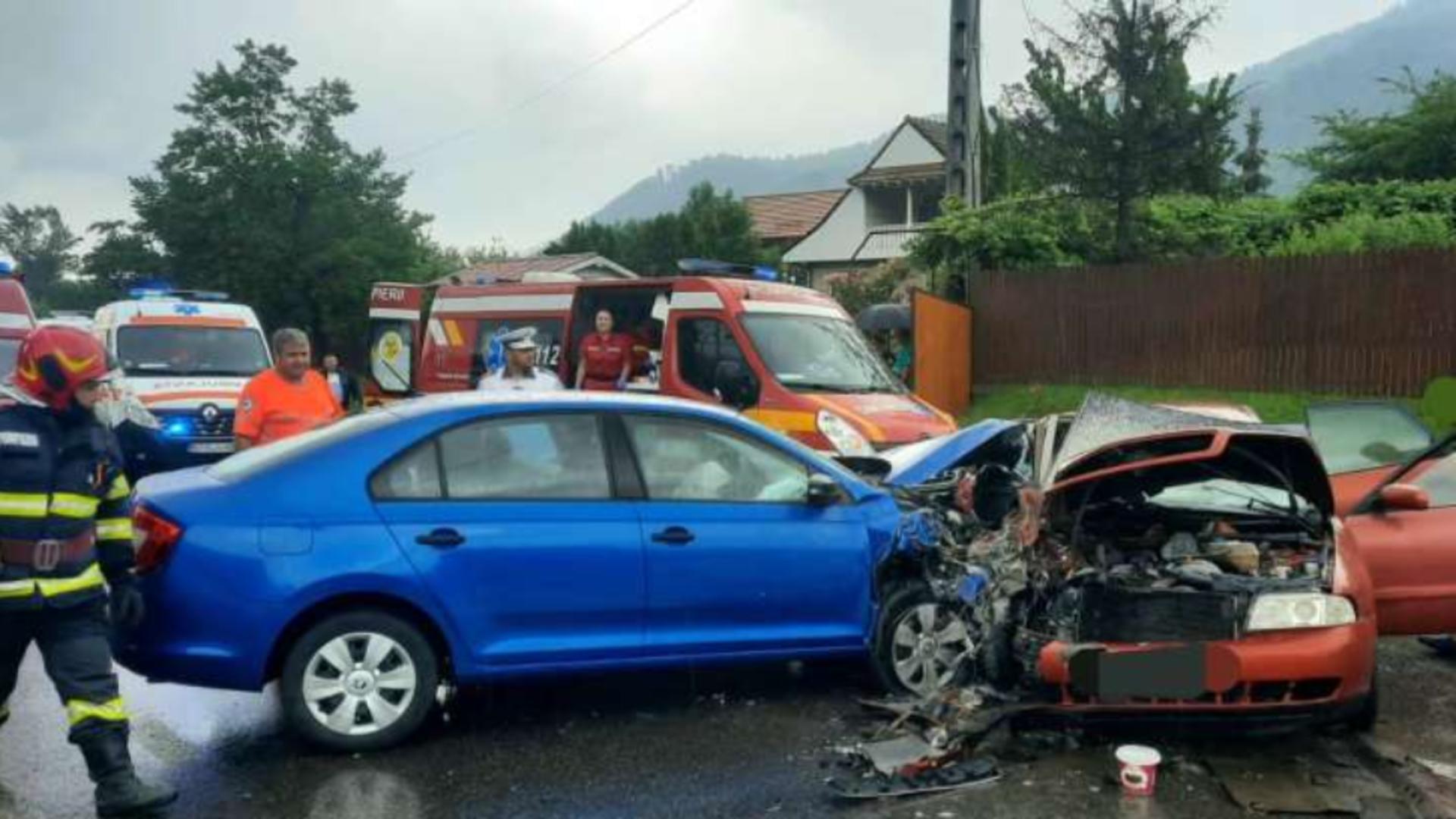 Accident grav cu 5 victime în Neamț, printre care și 2 copii, după un impact între 3 mașini
