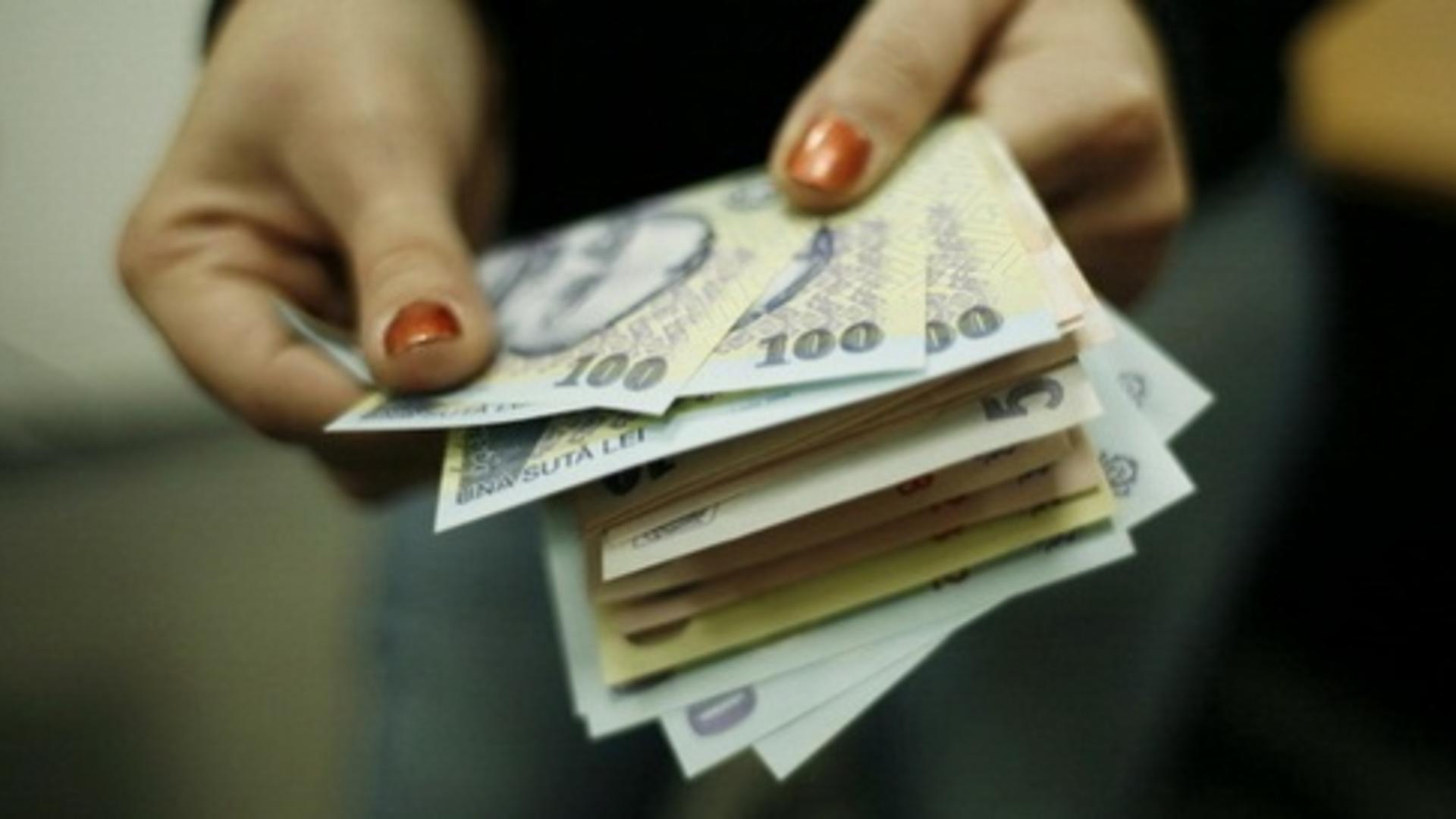 Date alarmante: câți românii nu au bani suficienți de la o lună la alta