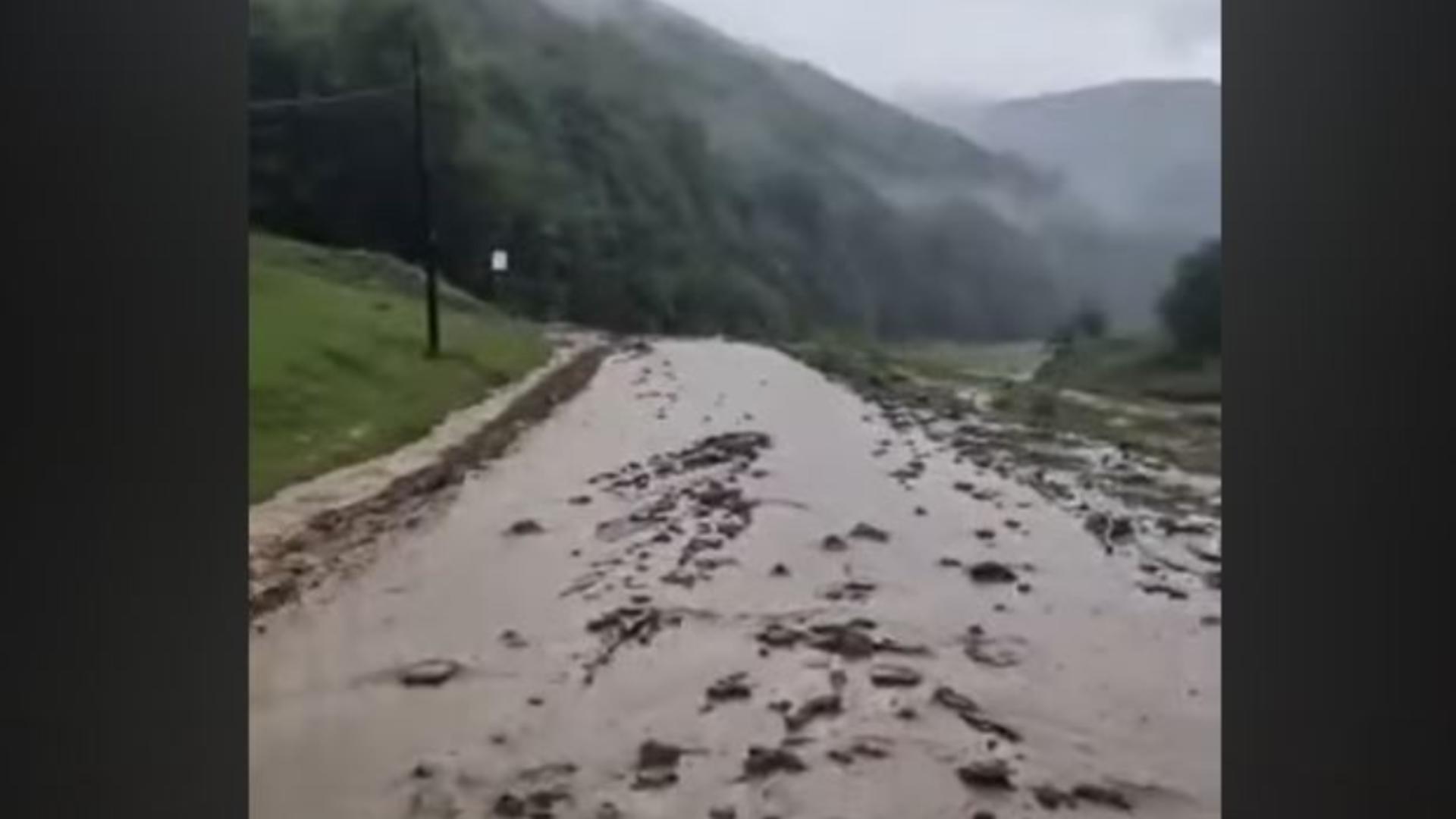 Cod portocaliu de inundații pe mai multe râuri din România
