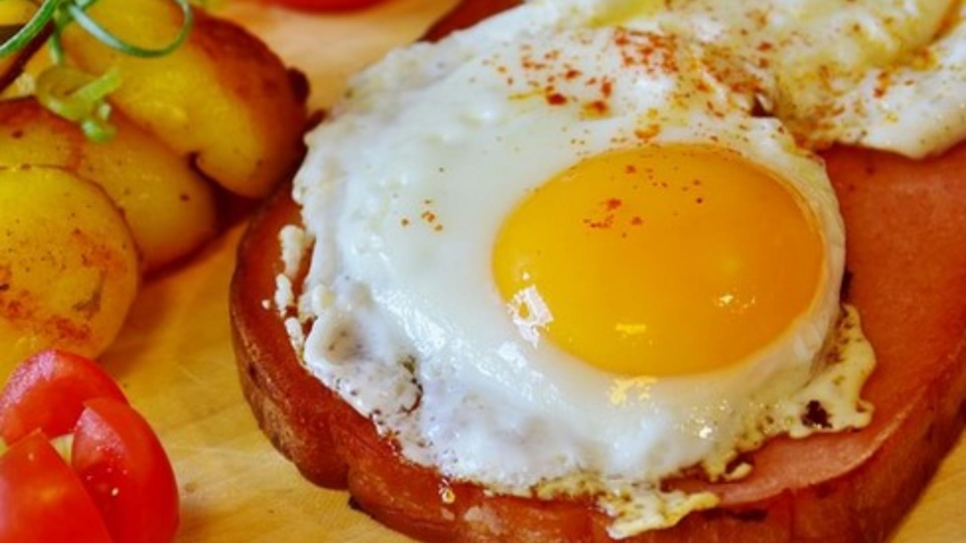 Nu mai mâncaţi ouă dimineaţa! Ce perioadă a zilei este, de fapt, cea mai indicată