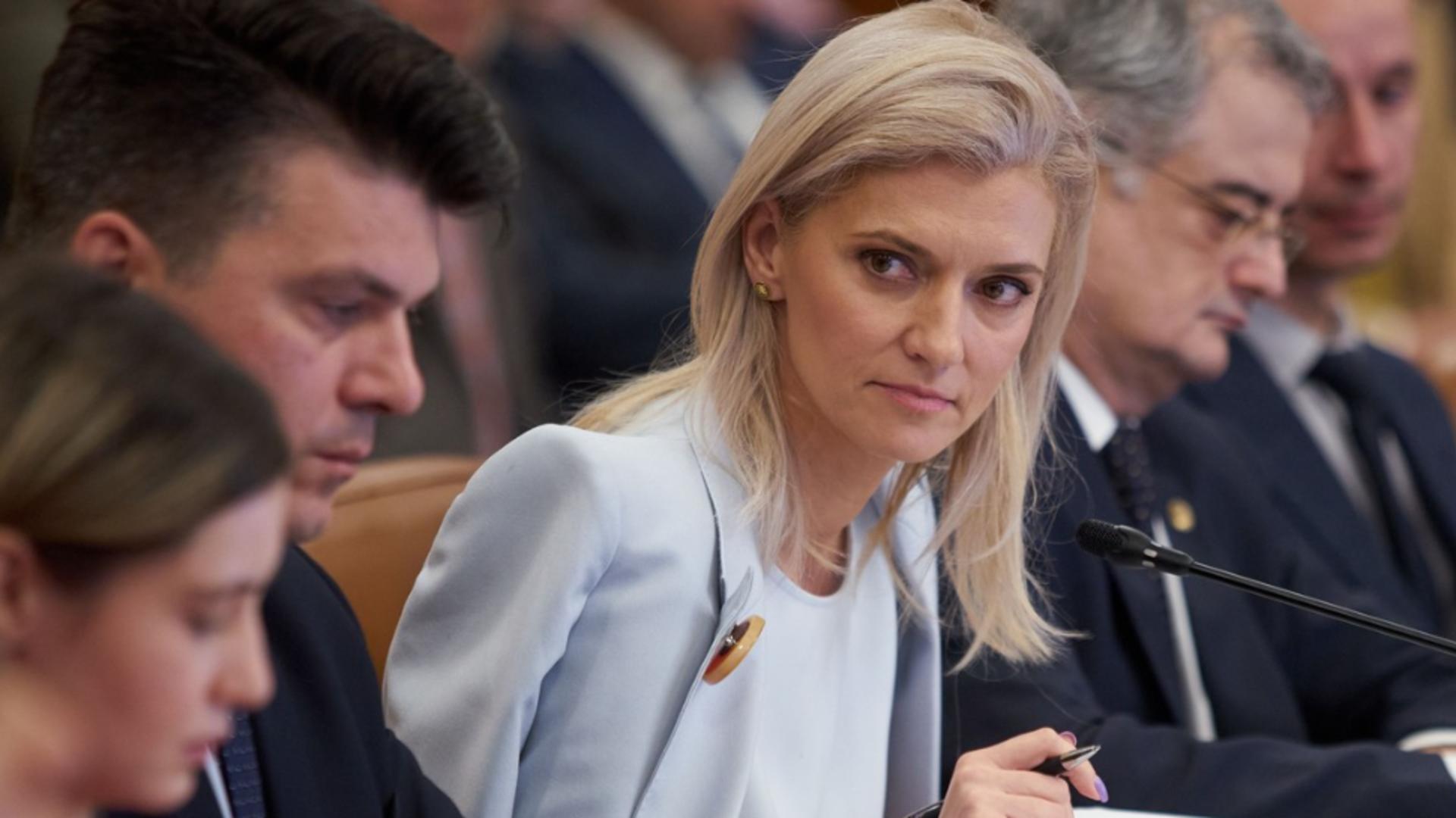 Alina Gorghiu a demisionat din funcția de vicepreședinte al Senatului. În locul ei vine „ministrul cu geacă”, binecunoscut din timpul pandemiei