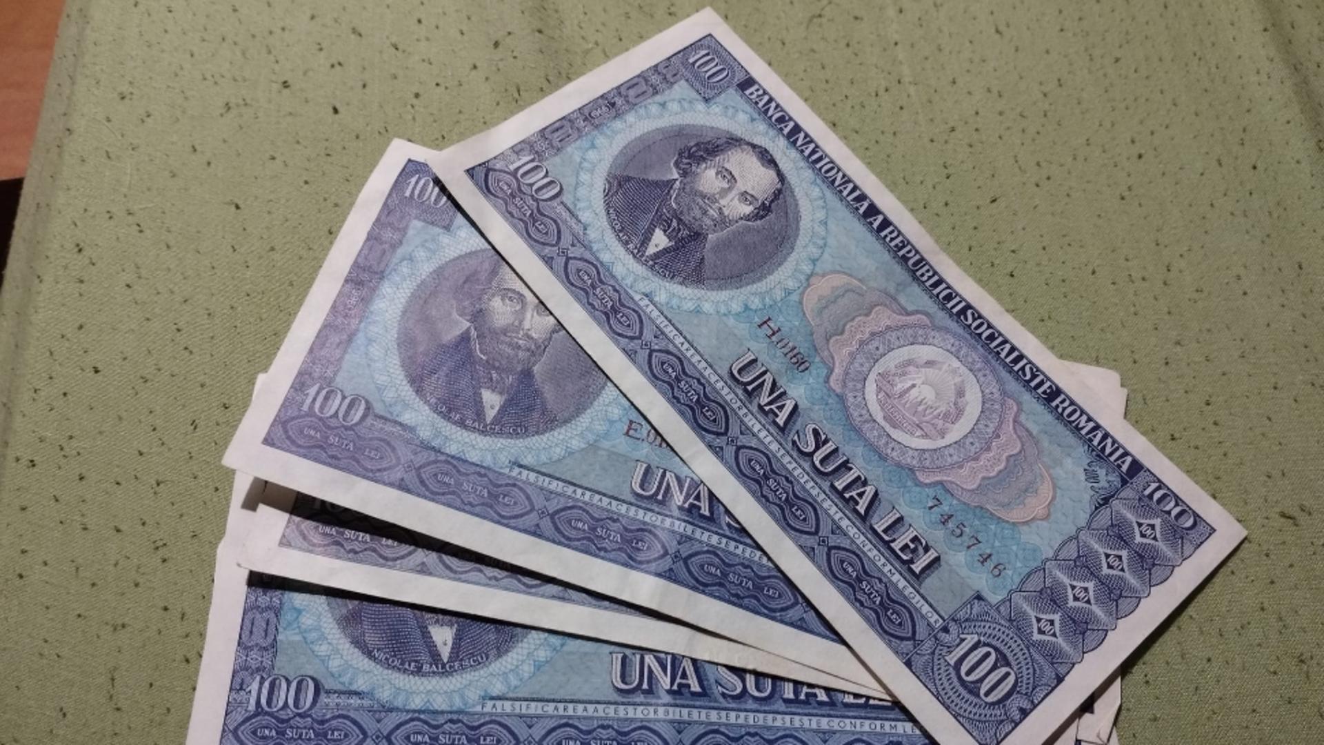 Bancnote de 100 de lei (foto: Daniel Ilea)