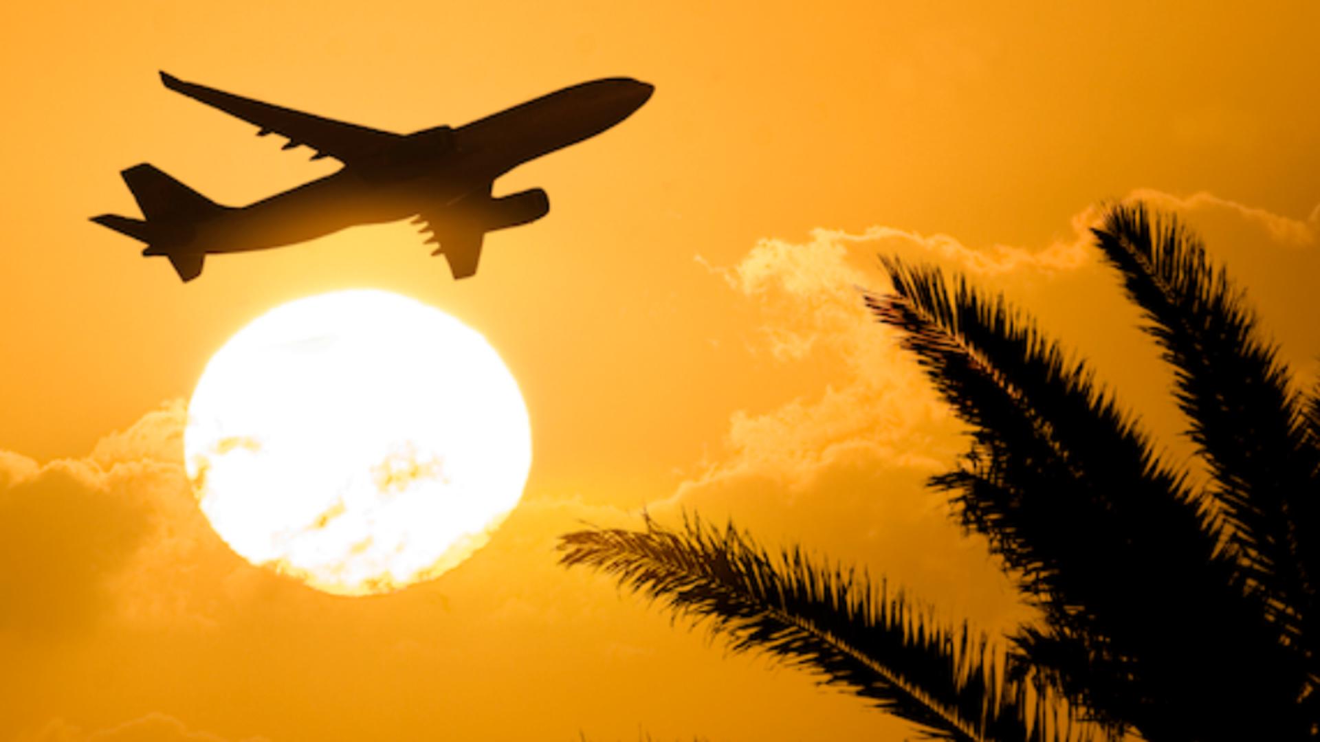 18 afecțiuni medicale care te fac să spui ADIO vacanței - Când e INTERZIS să călătorești cu avionul în străinătate