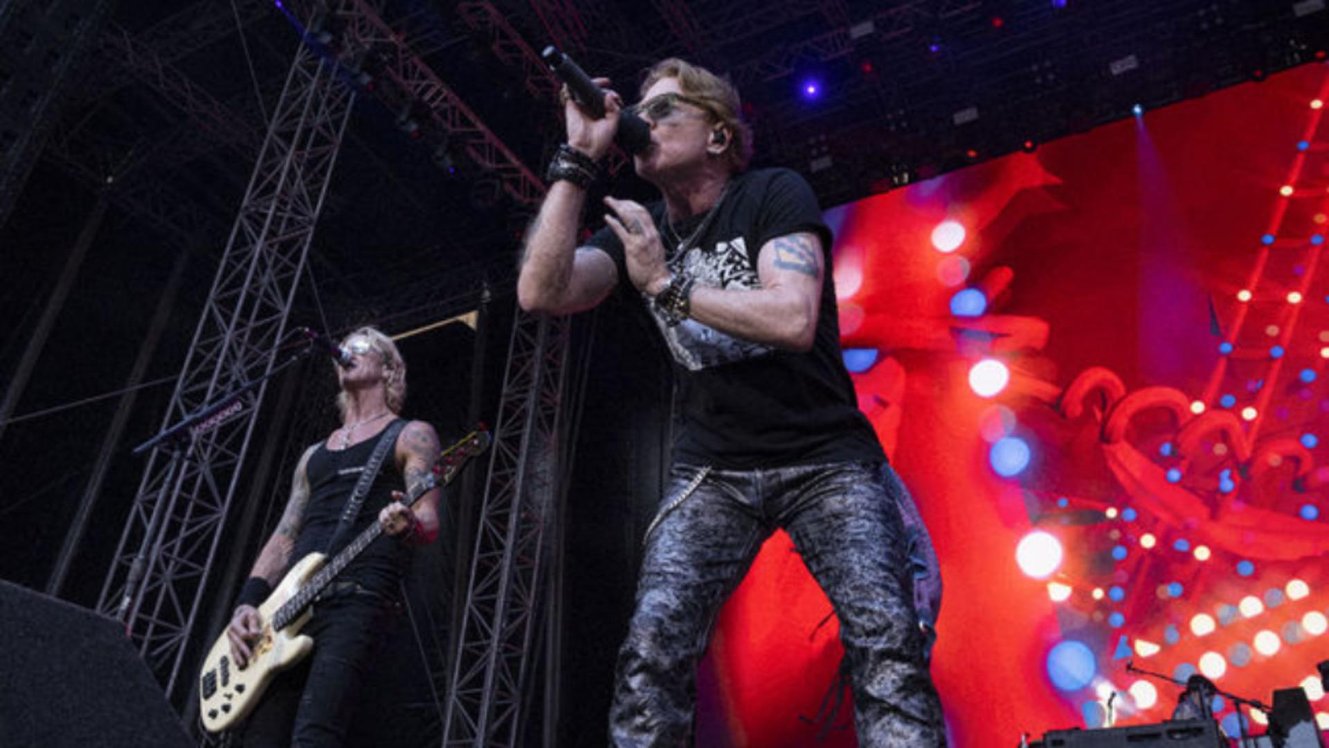 Alertă maximă la concertul trupei Guns N’ Roses la București: Un bulgar a vrut să intre cu o armă – Câte gloanțe avea